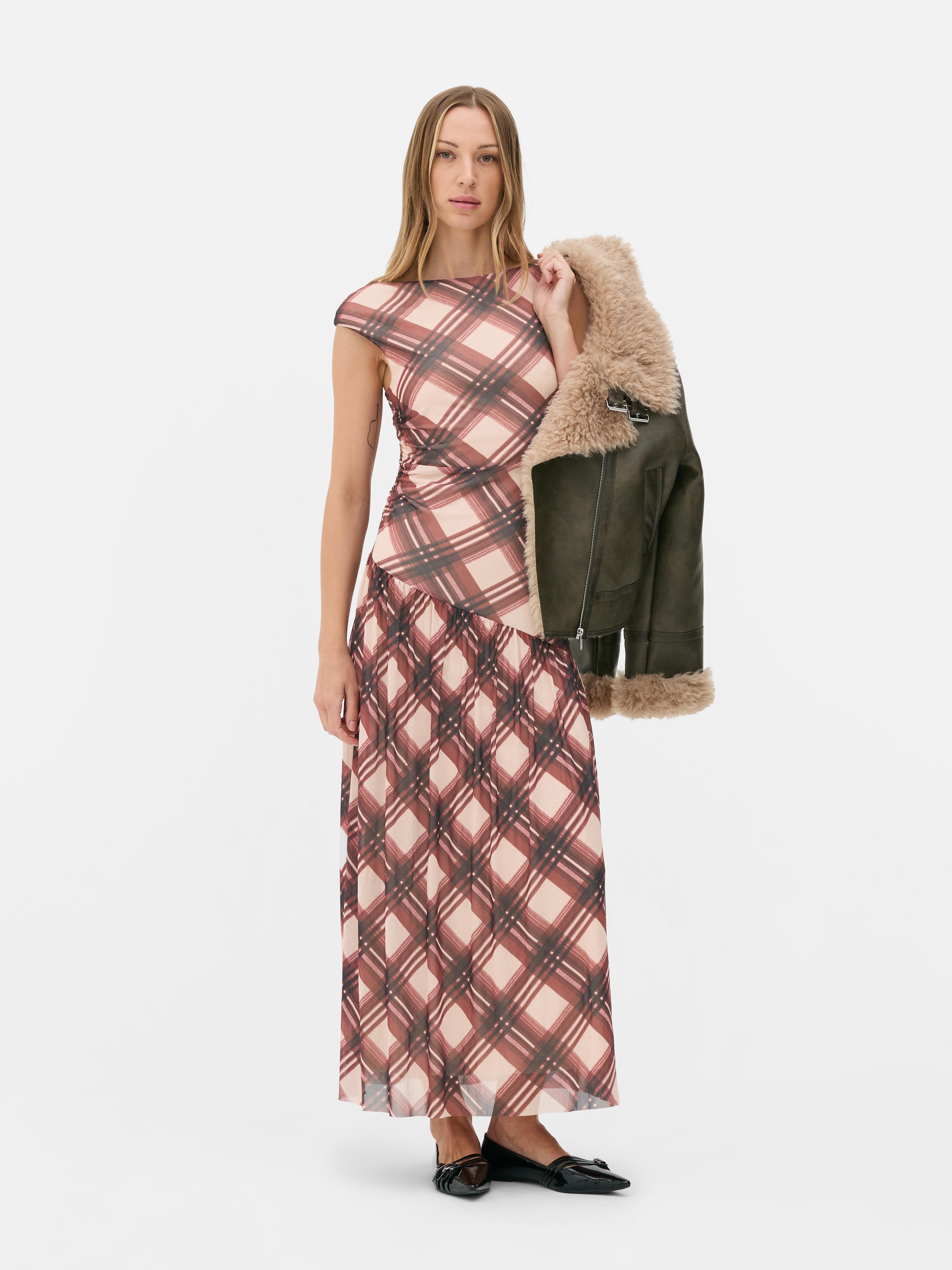 Ärmelloses, asymmetrisch drapiertes „Rita Ora“ Midikleid