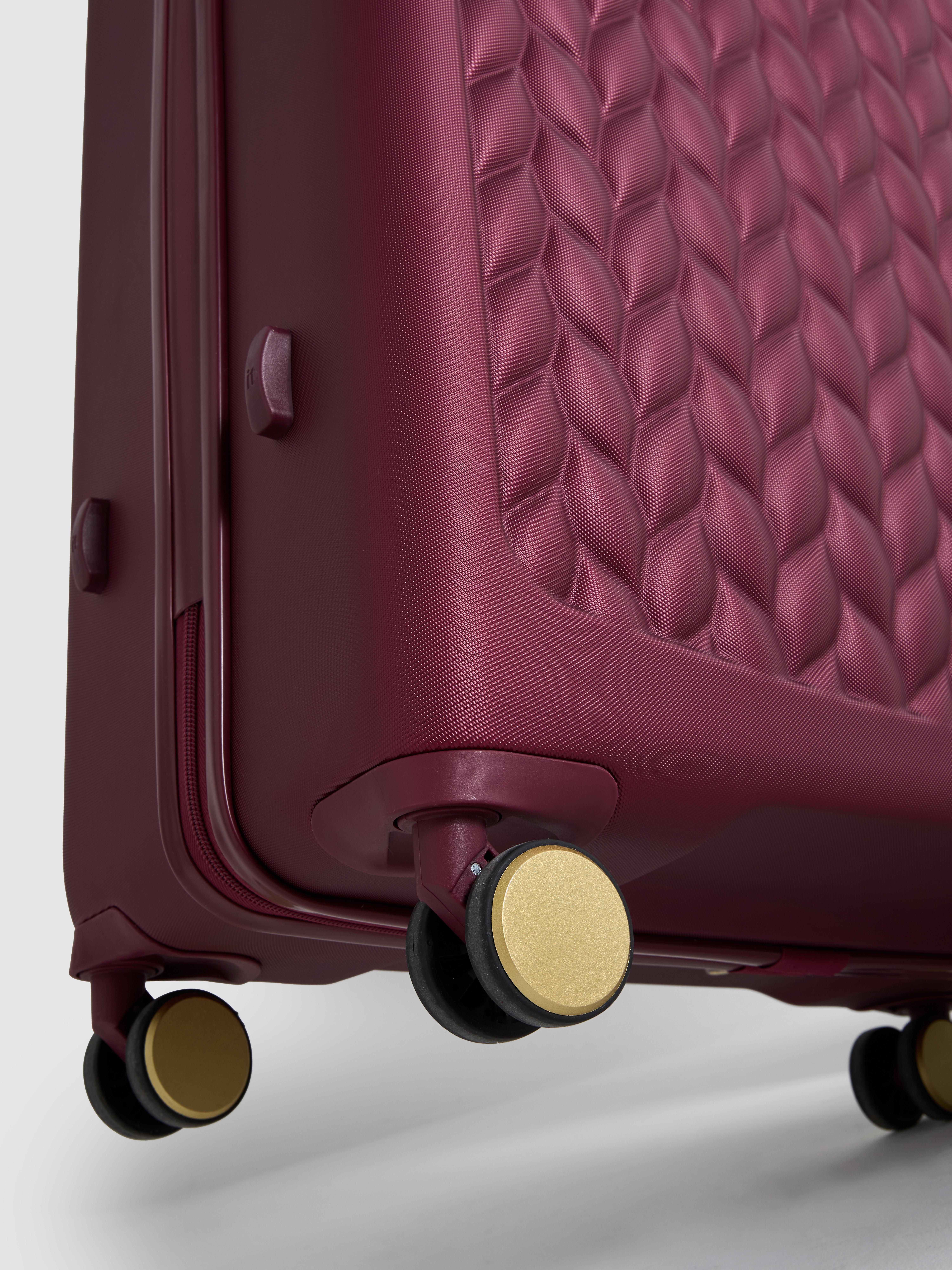 it Luggage Hard Shell Suitcase