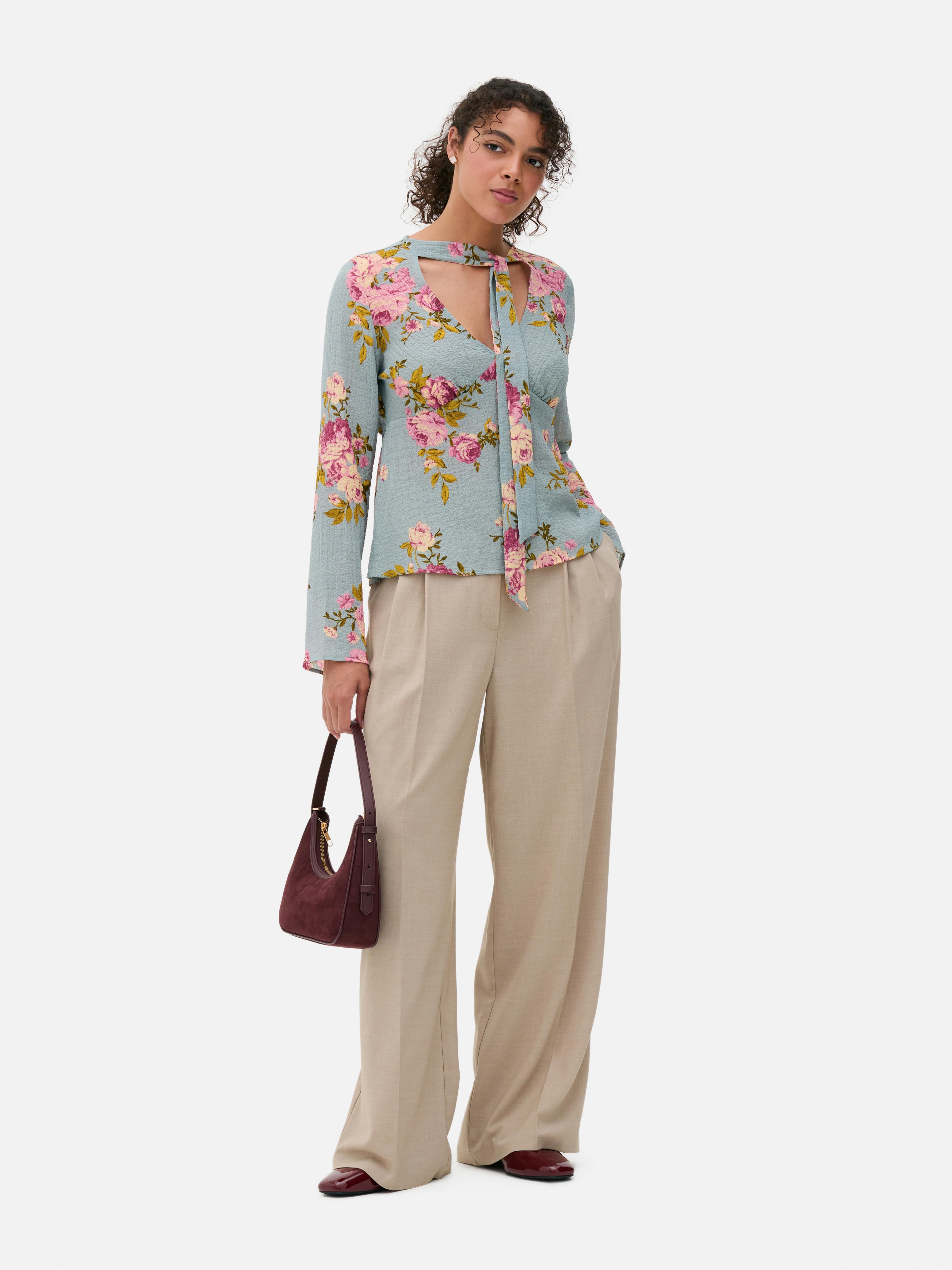 Blusa atar pescoço padrão floral