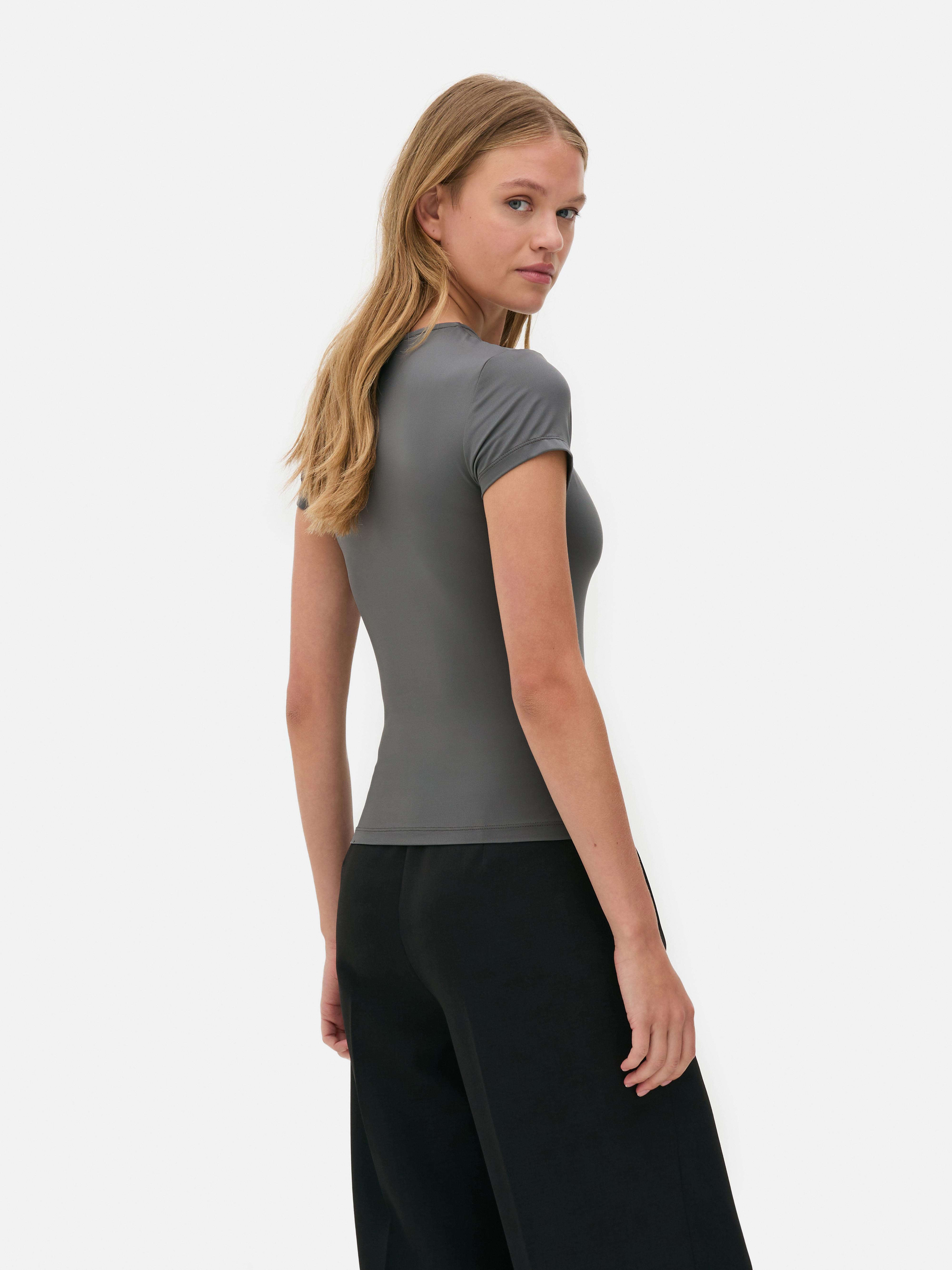 Eng anliegendes T-Shirt