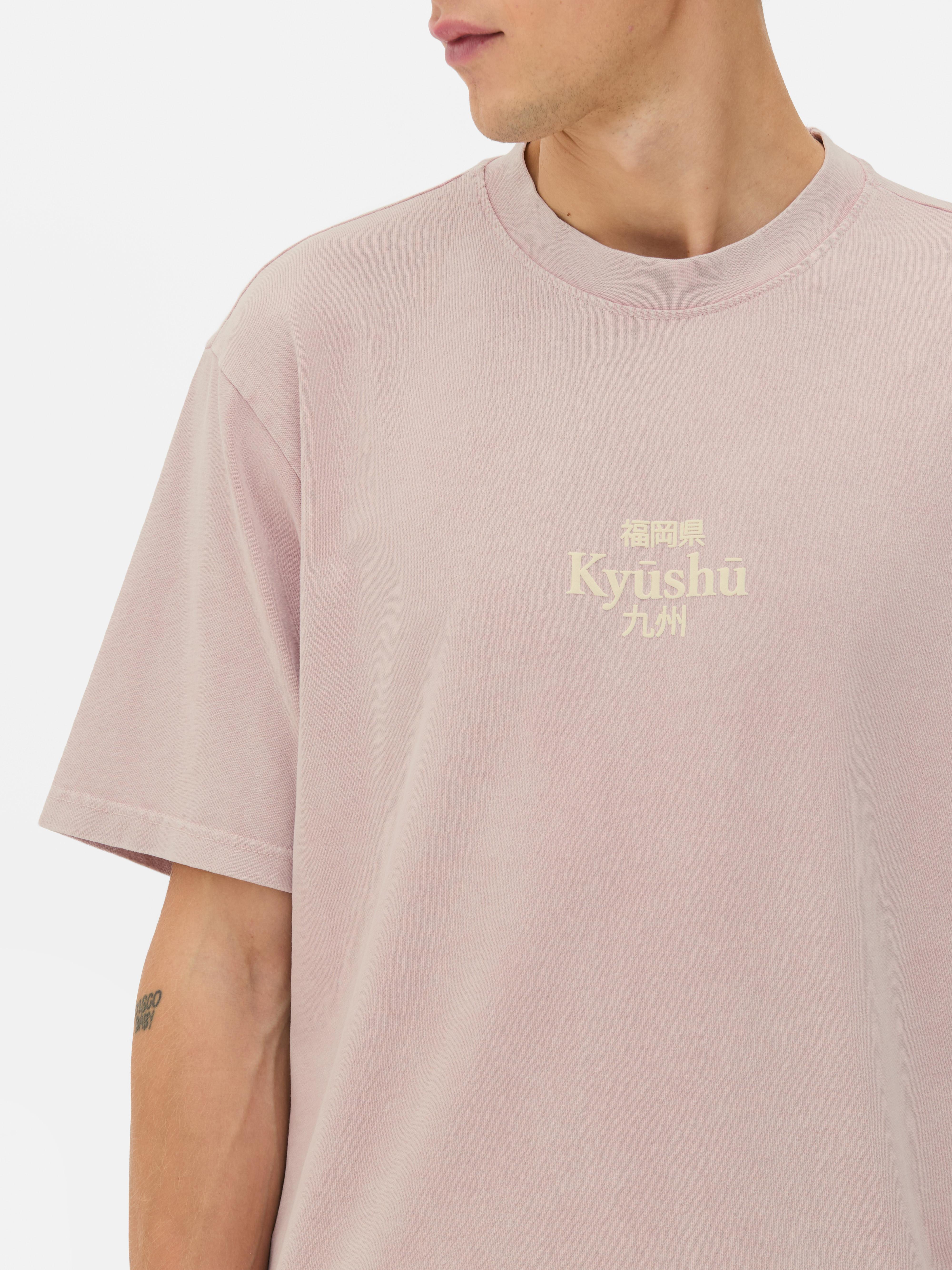 T-Shirt mit asiatischem Schriftzug und Grafik