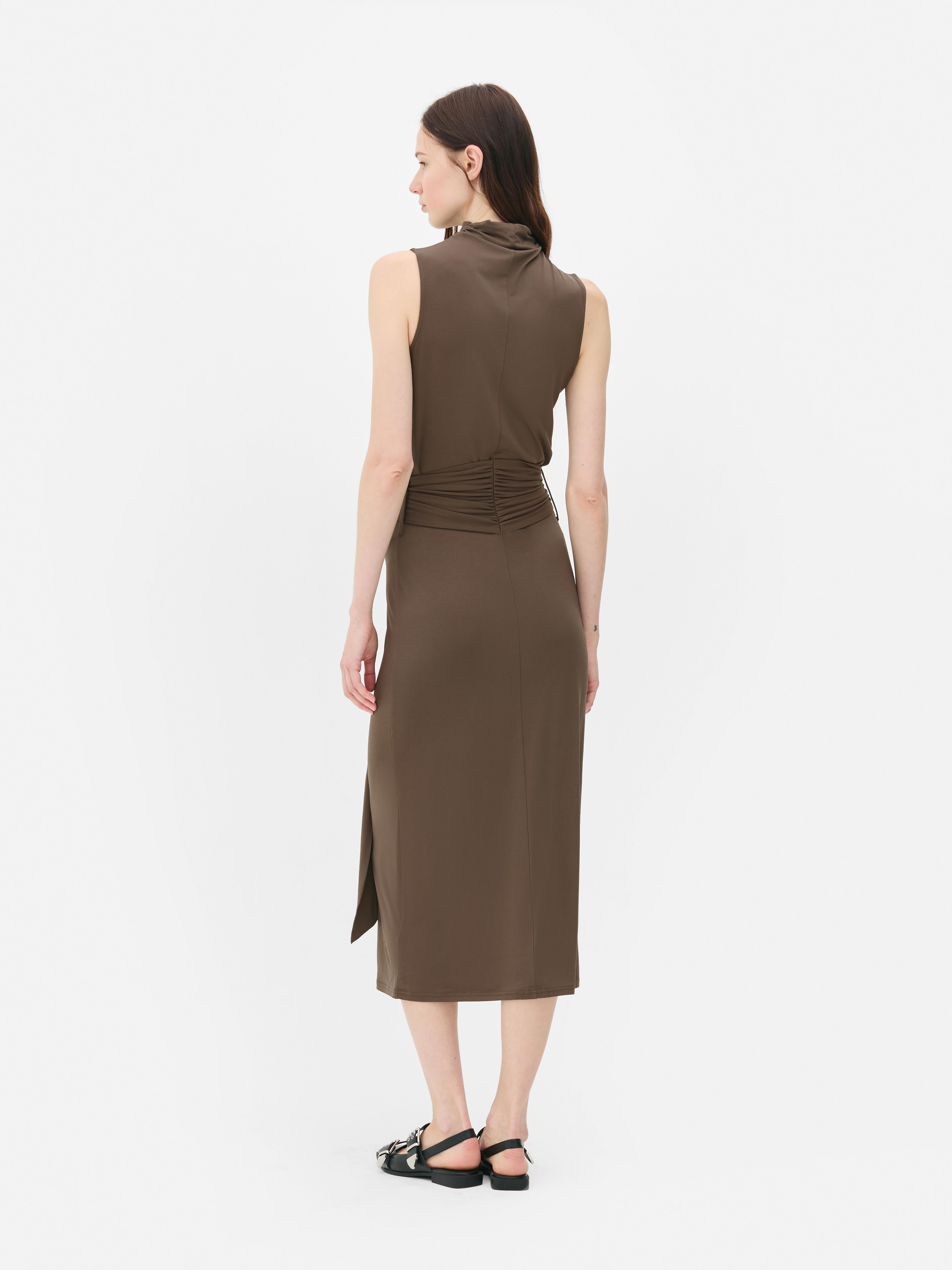 Vestido midi drapeado sin mangas
