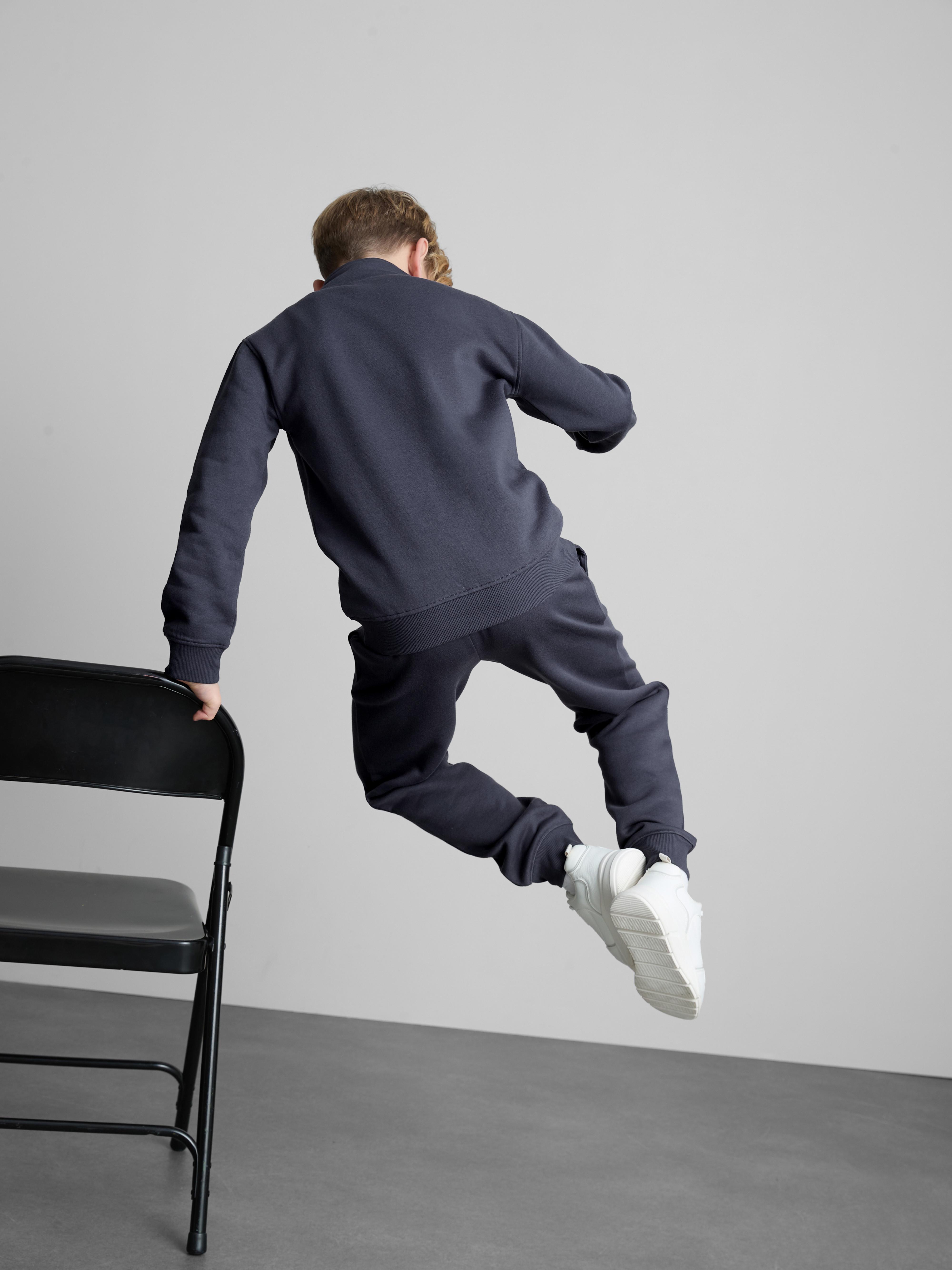 7–15 let | Komplet puloverja in hlač za prosti čas