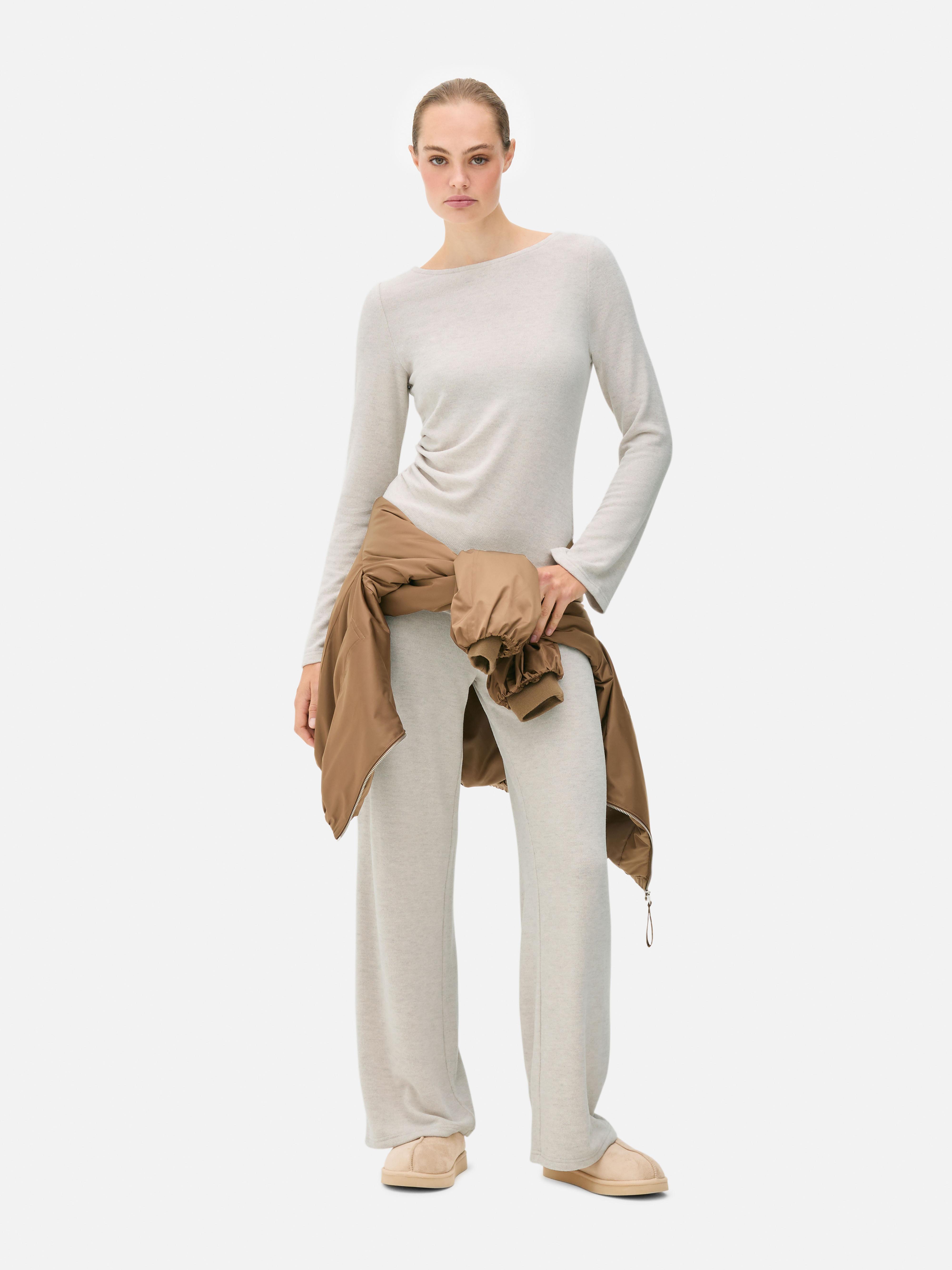 Top mit U-Ausschnitt und Raffung Hellbeige
