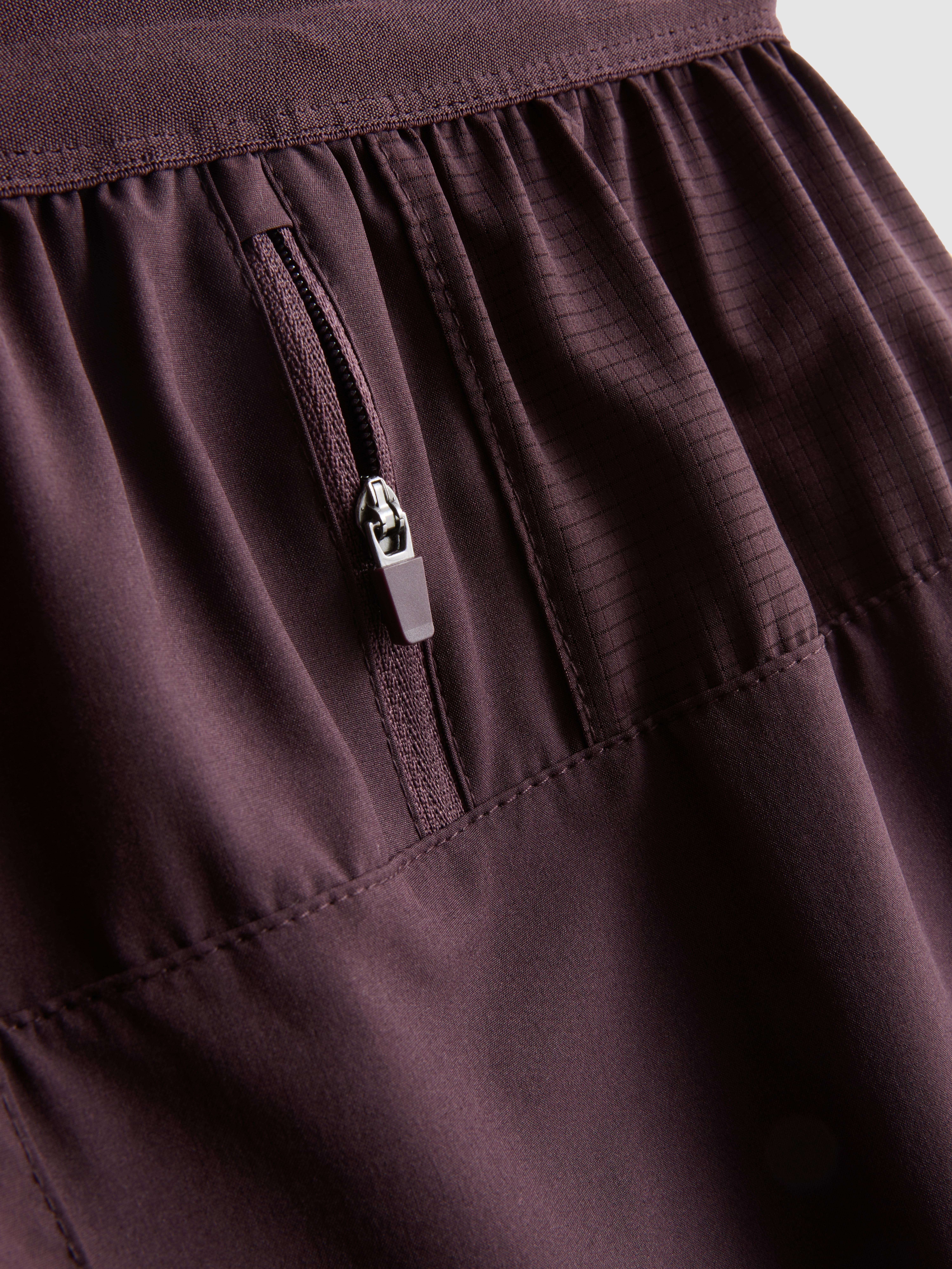 Sportowe szorty do biegania ze sznurkiem w talii