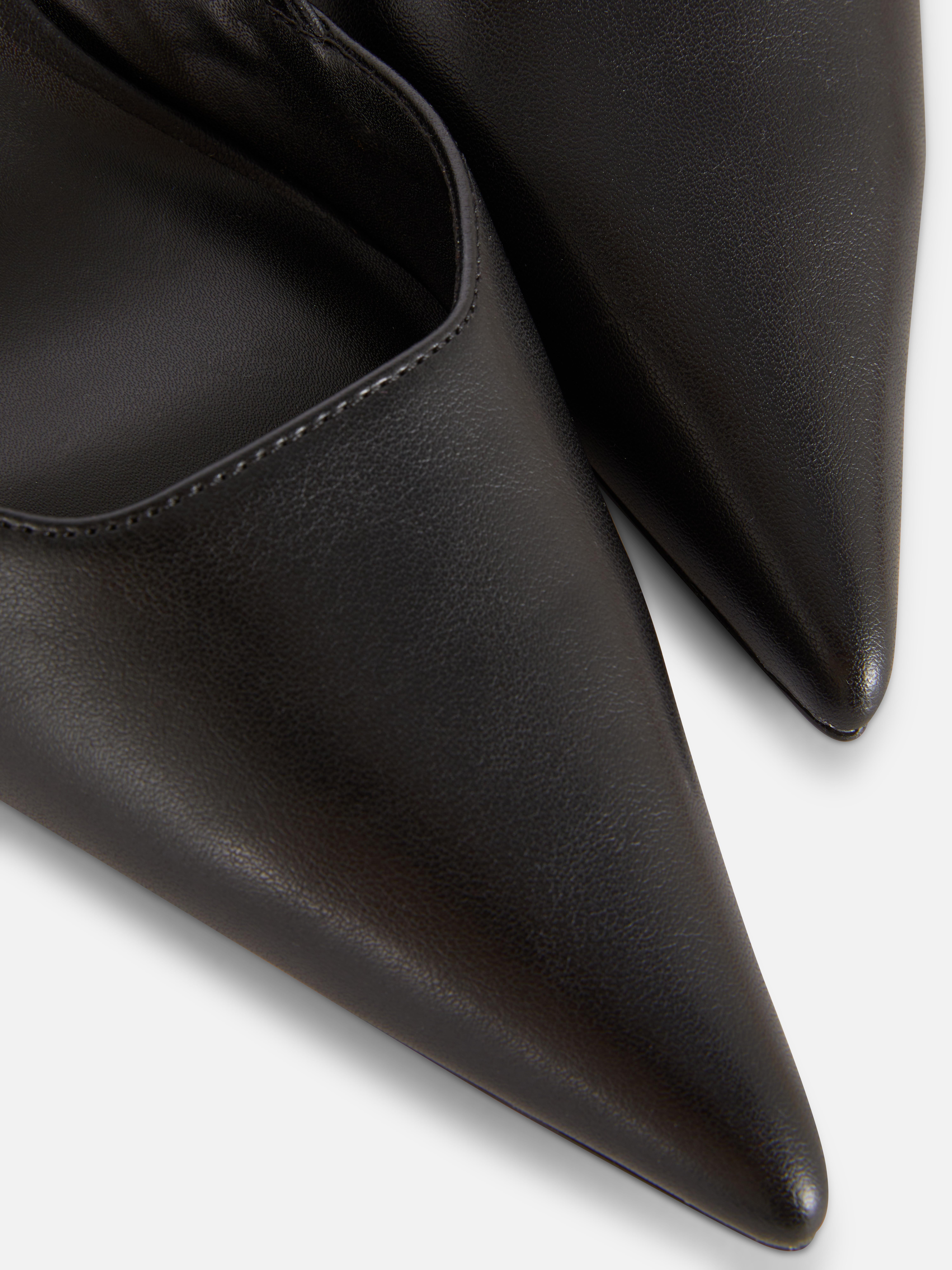 Chaussures à talon bas ouvert en simili cuir