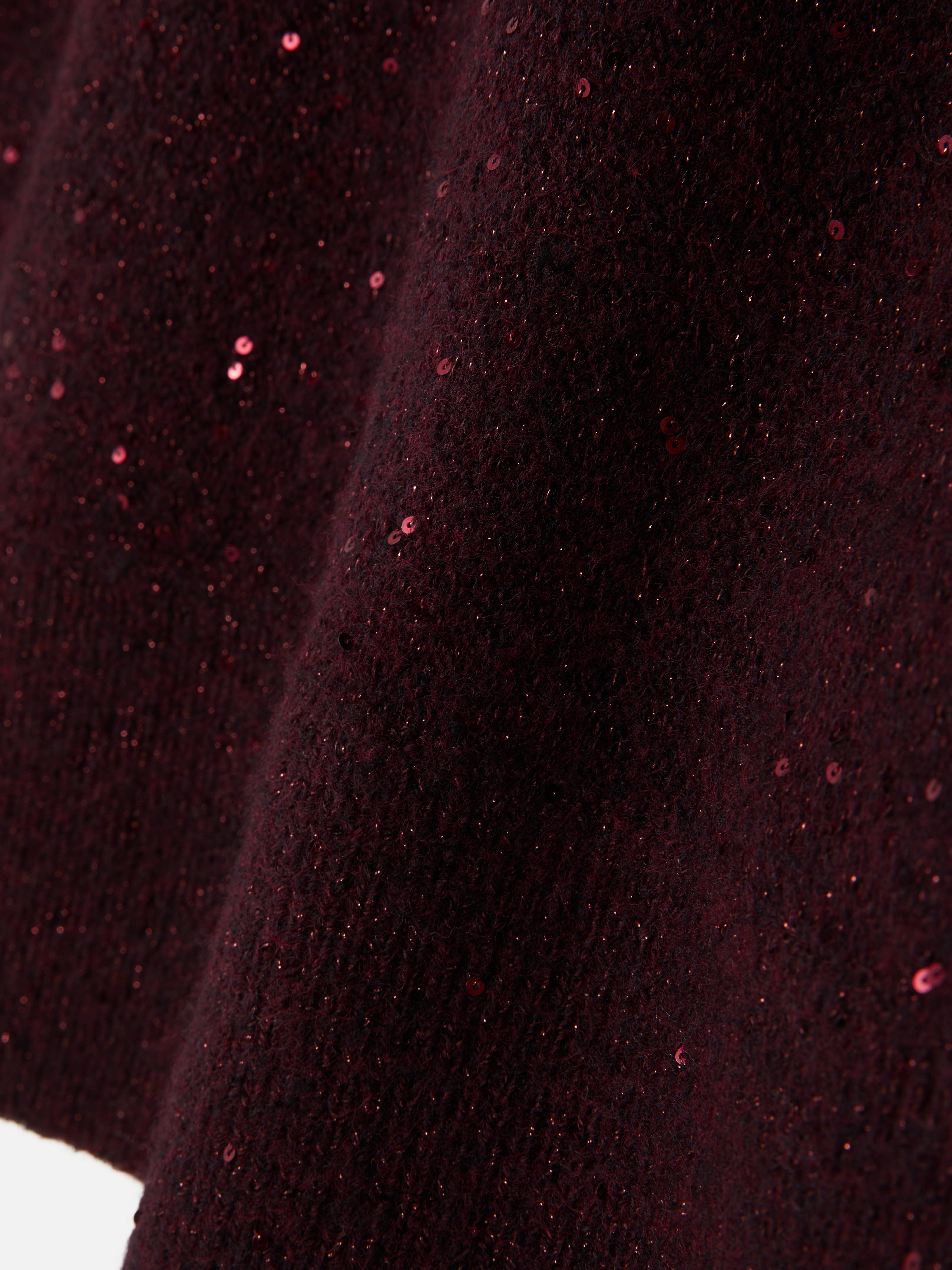 Glitzernder Pullover mit U-Boot-Ausschnitt