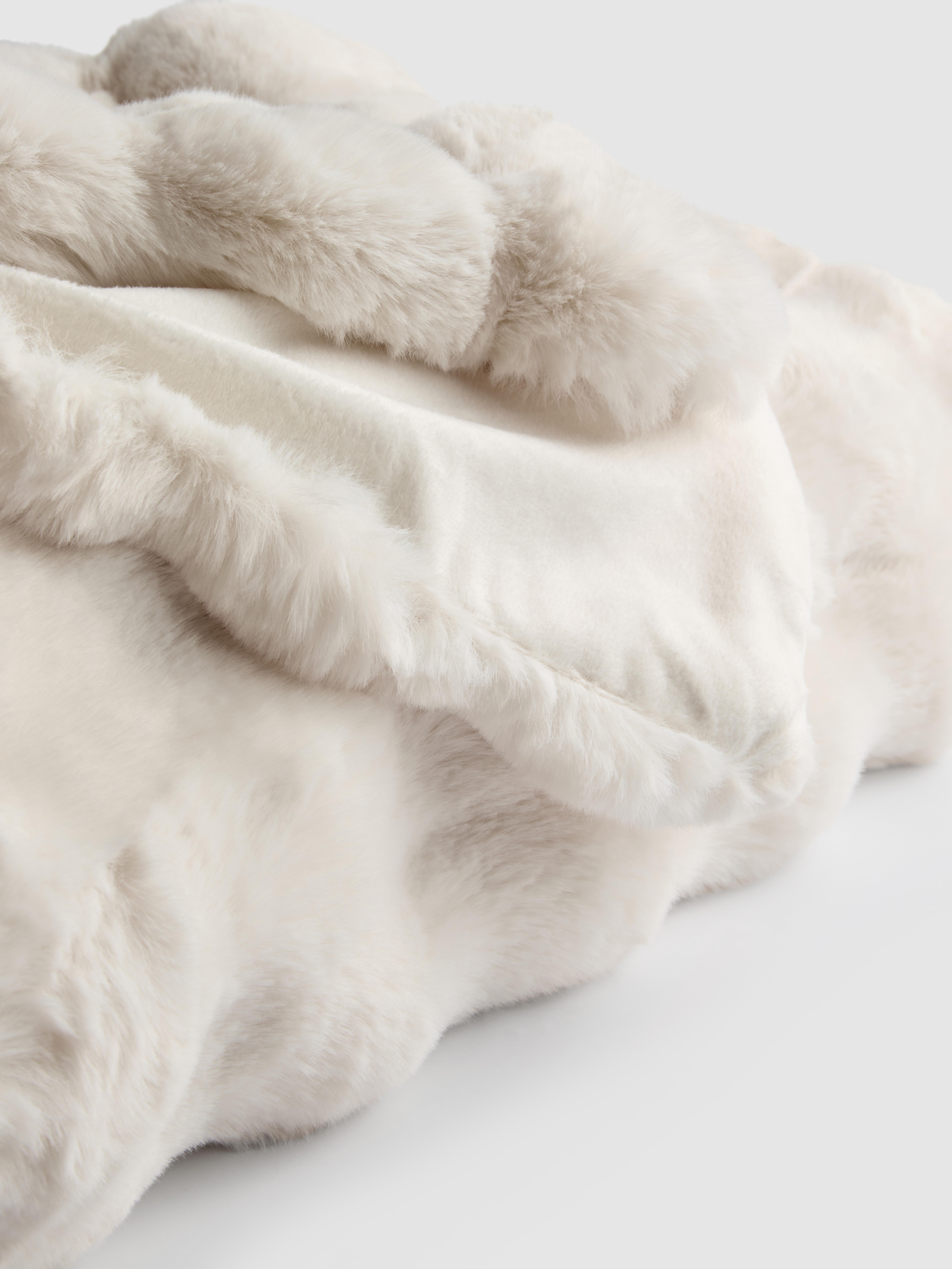 Fleece Bubble Throw