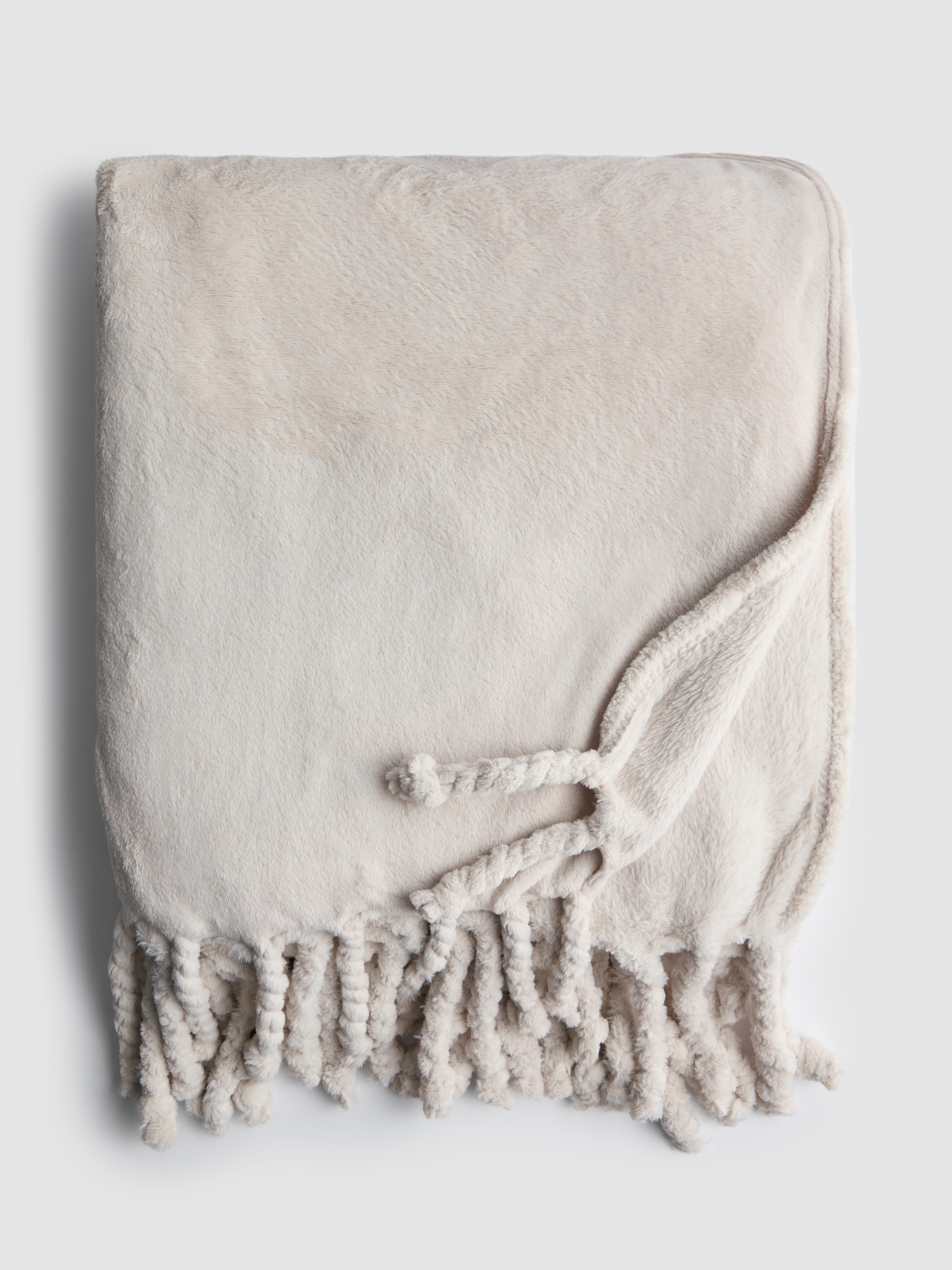 Soft Tasseled Throw