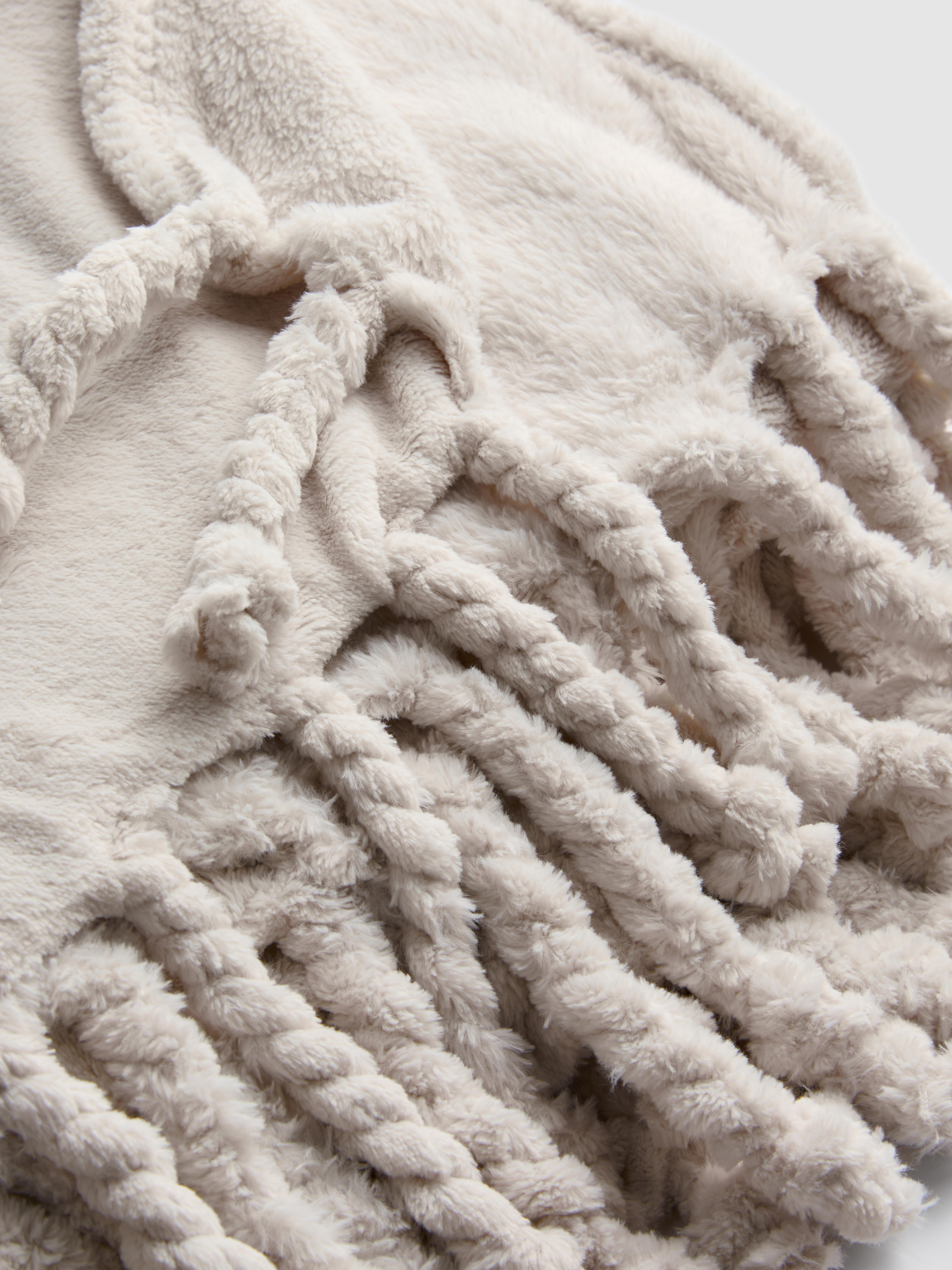 Soft Tasseled Throw