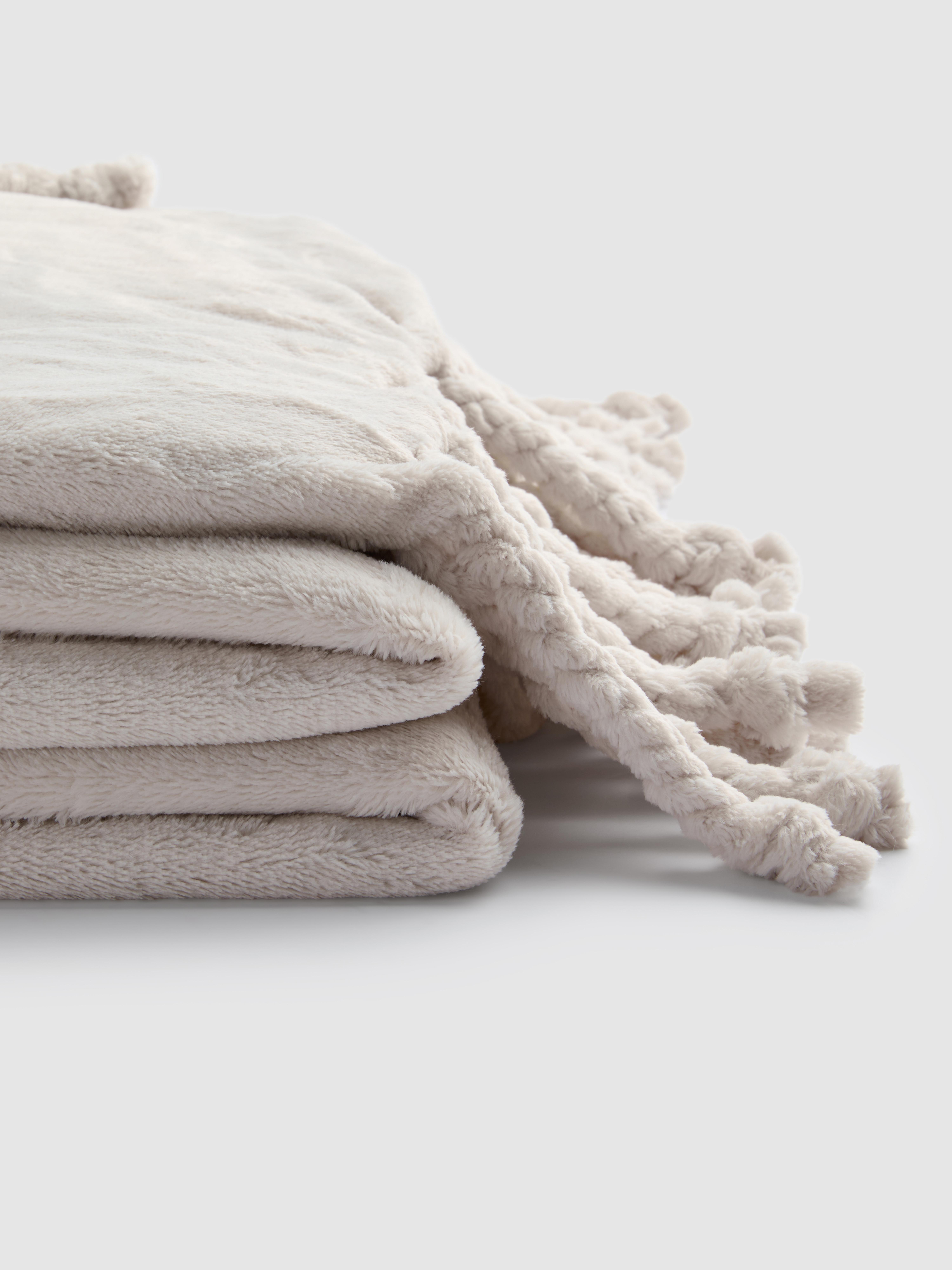 Soft Tasseled Throw