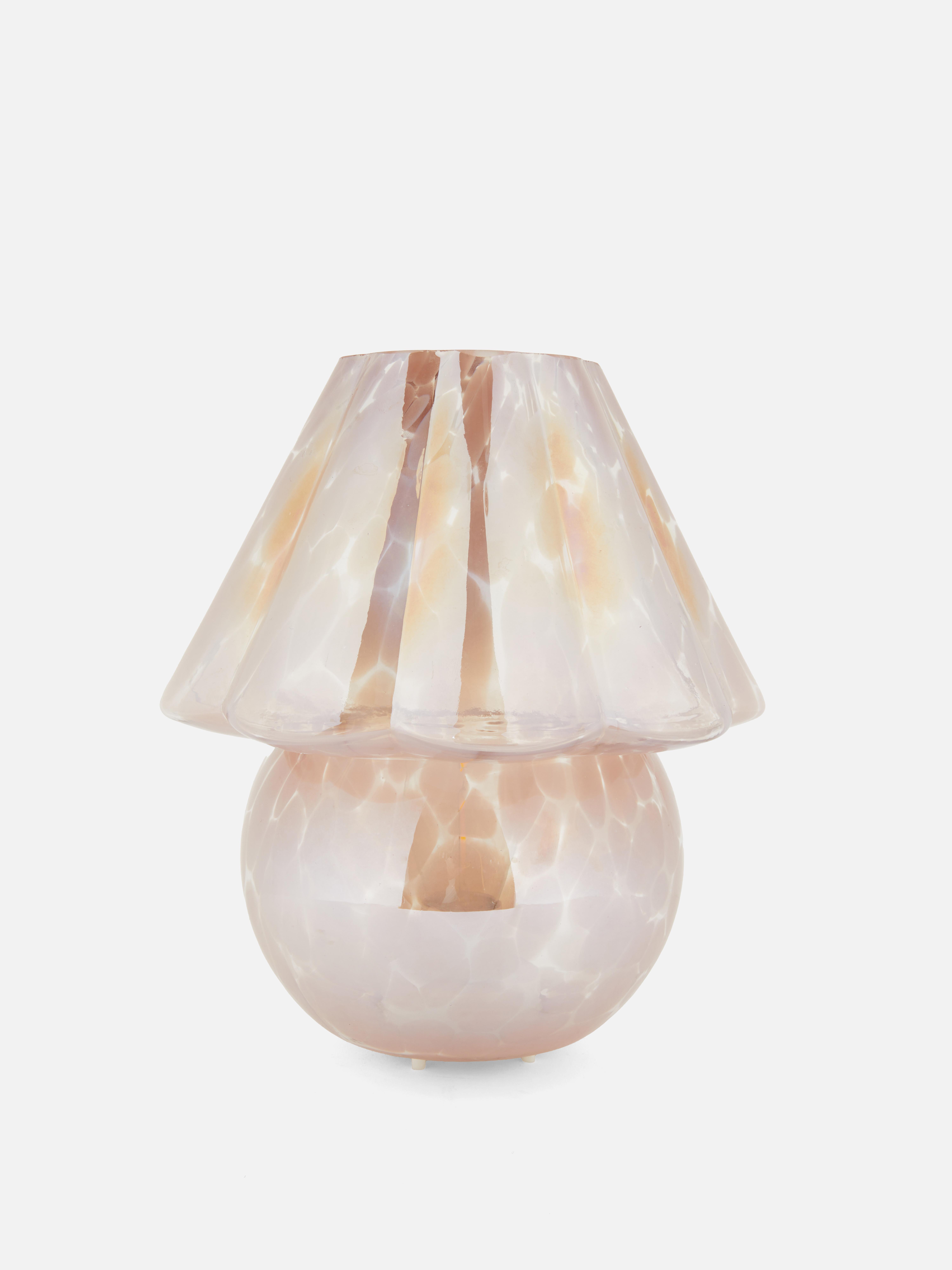 Glazen lamp met geschulpte rand
