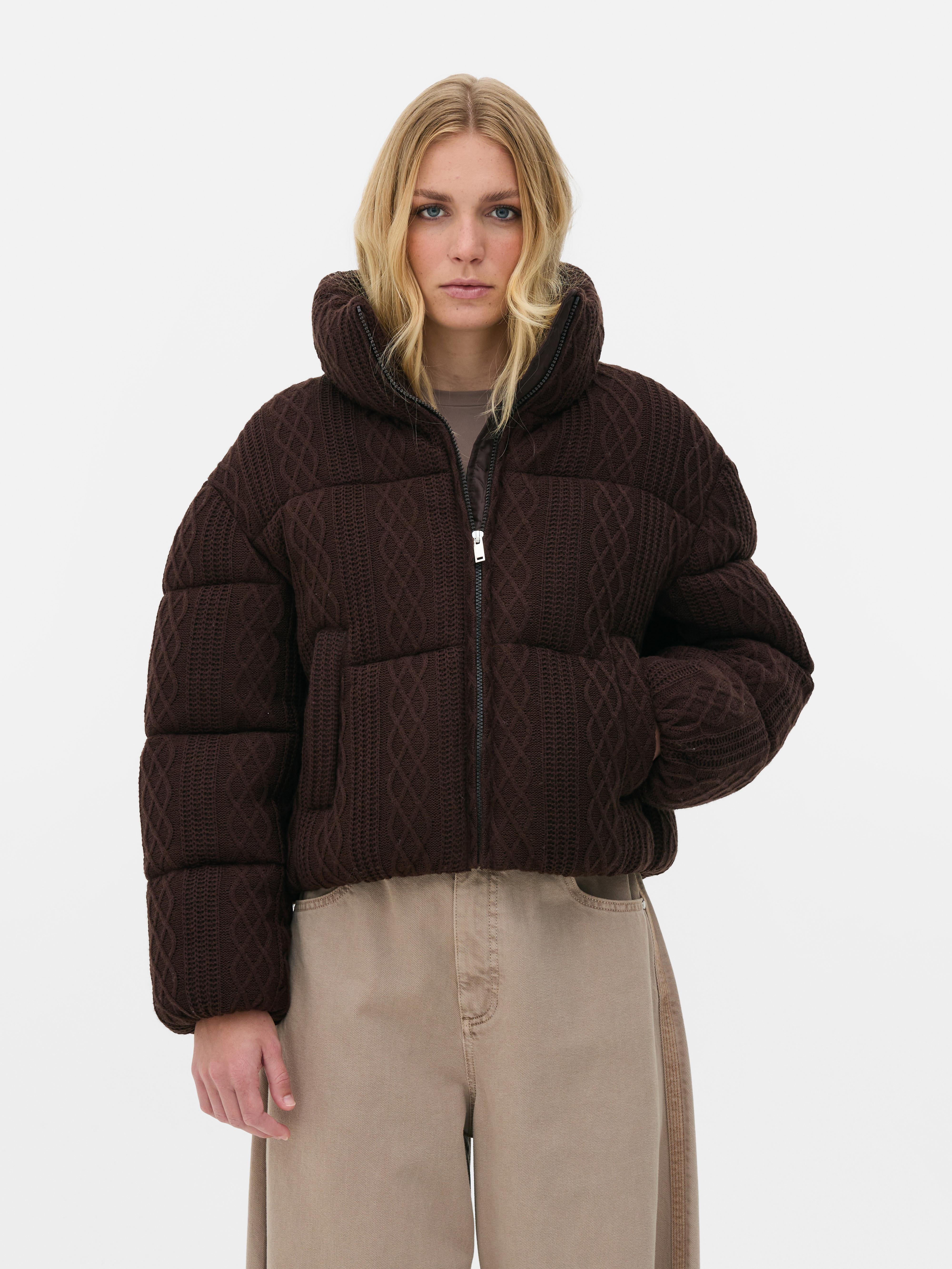 Chaqueta acolchada corta de punto de ochos
