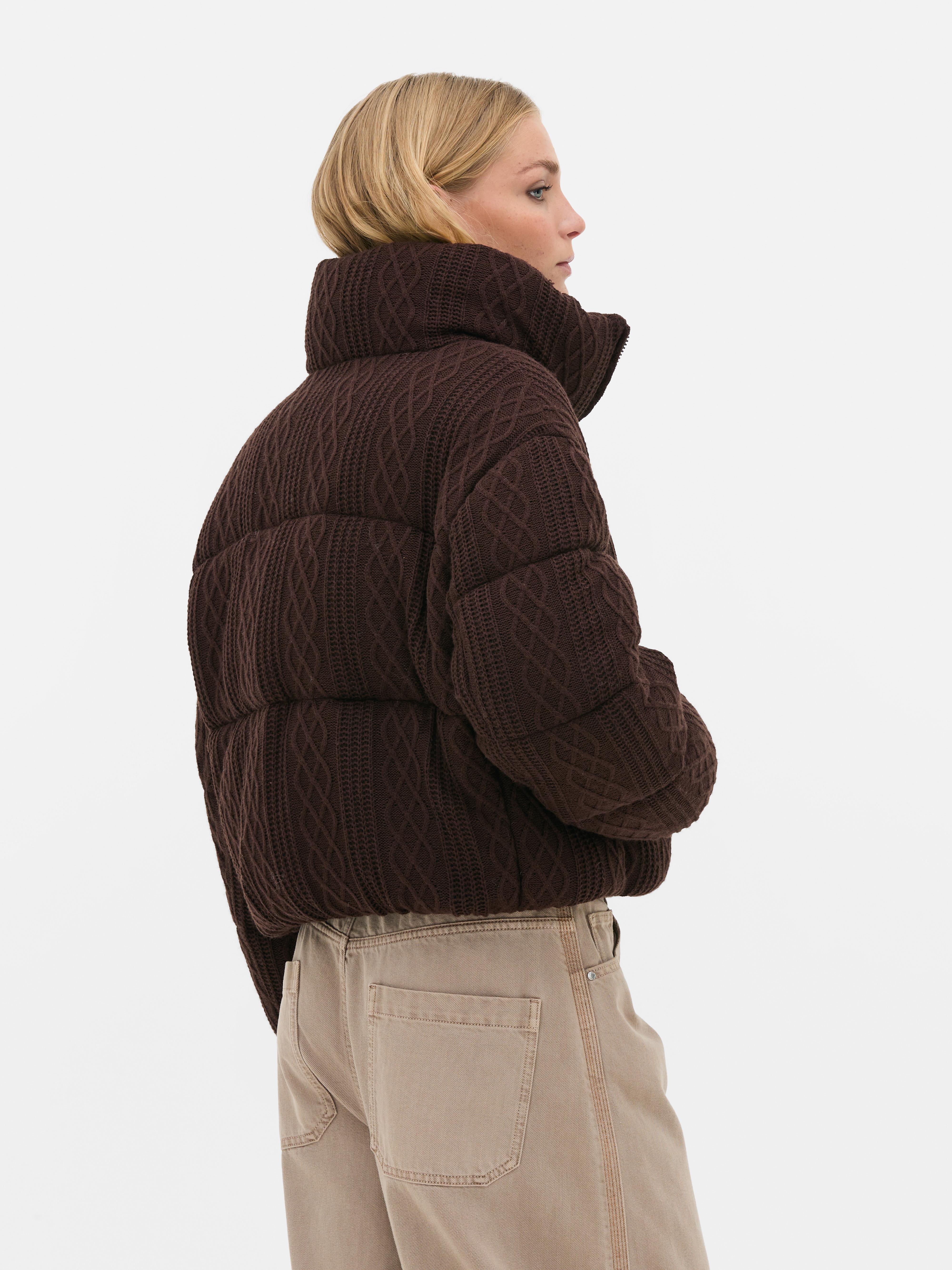 Chaqueta acolchada corta de punto de ochos