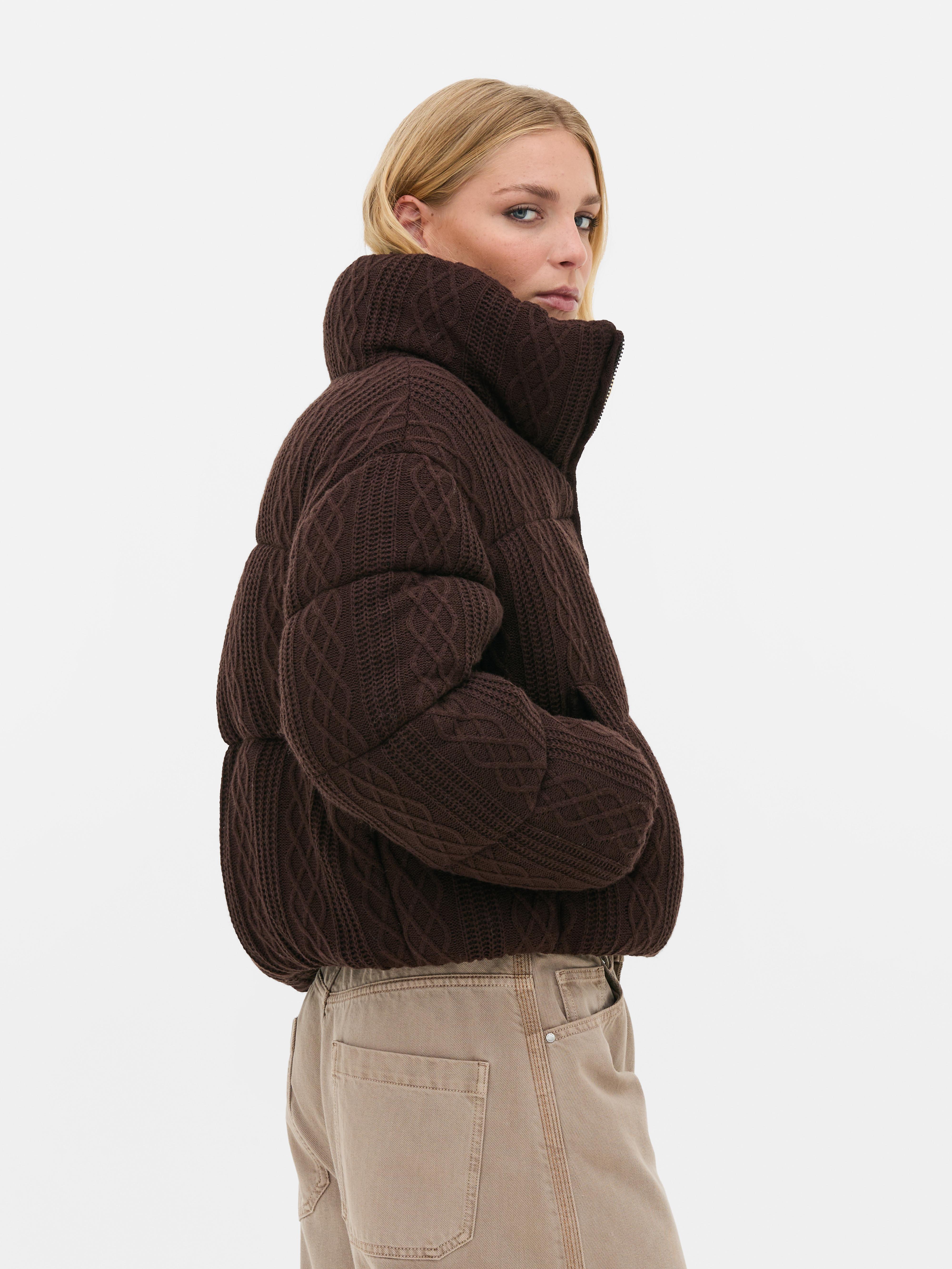 Chaqueta acolchada corta de punto de ochos