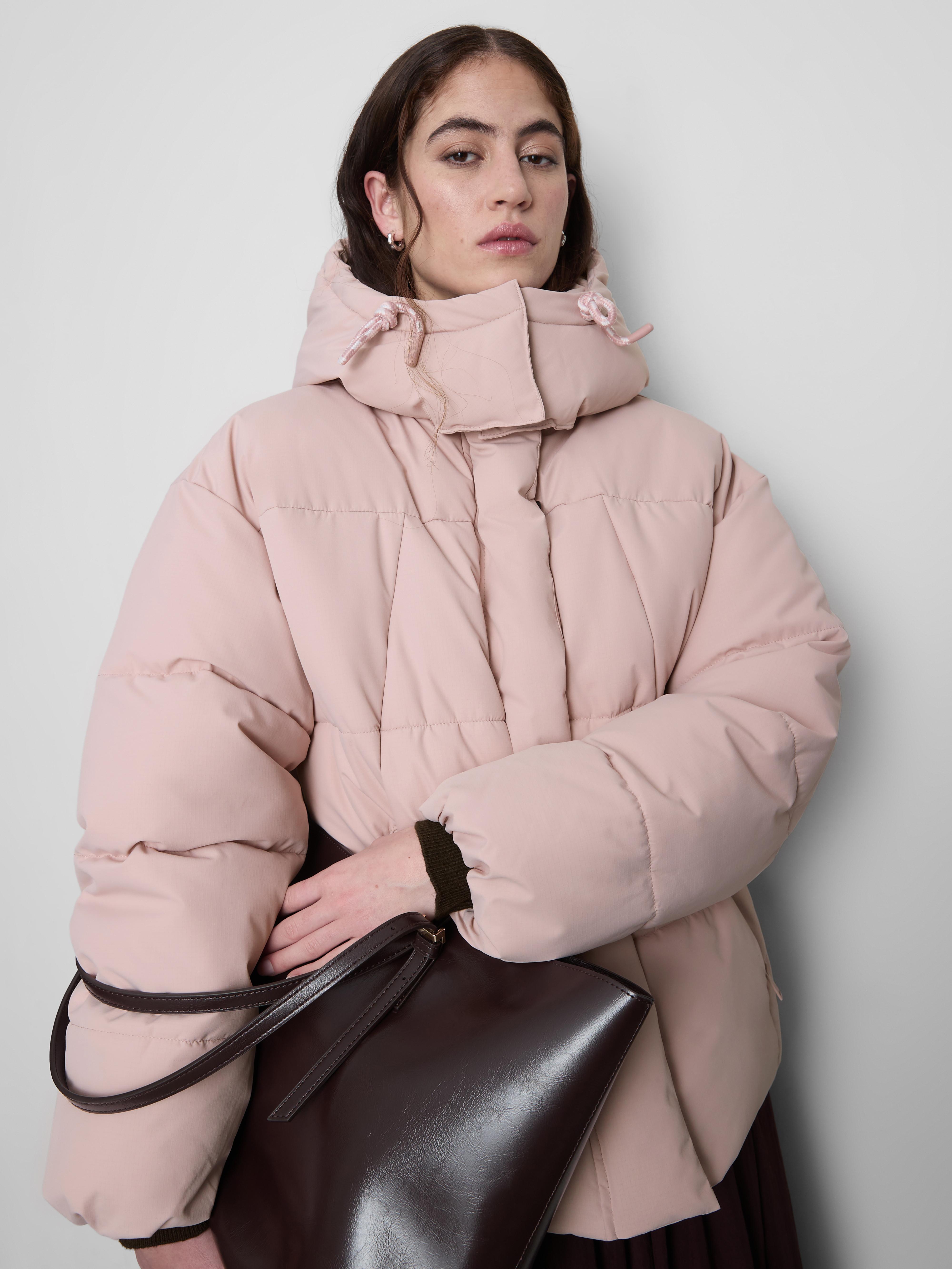 Piumino sportivo con cappuccio