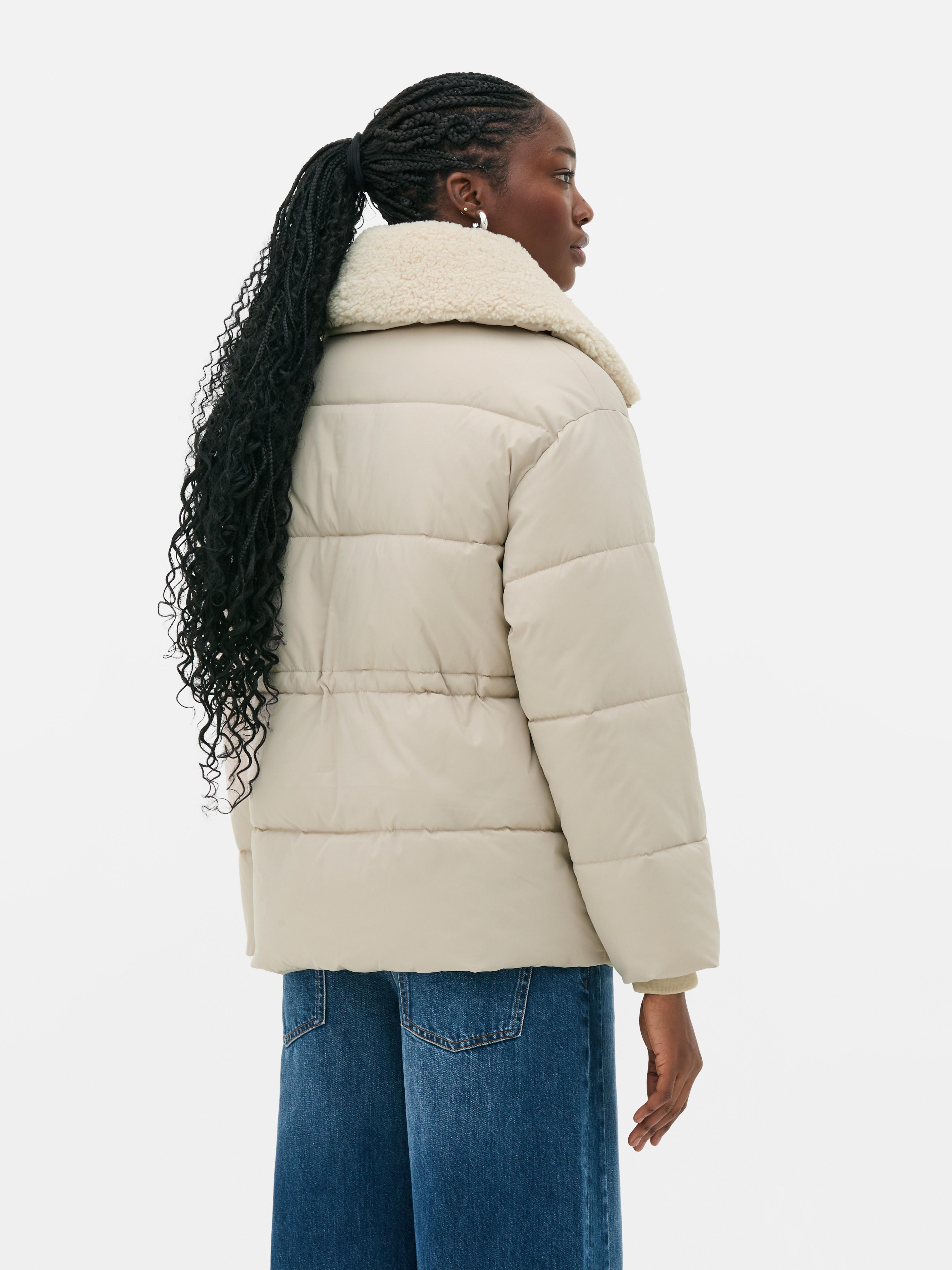 Húzott derekú, bundapolár-galléros kabát