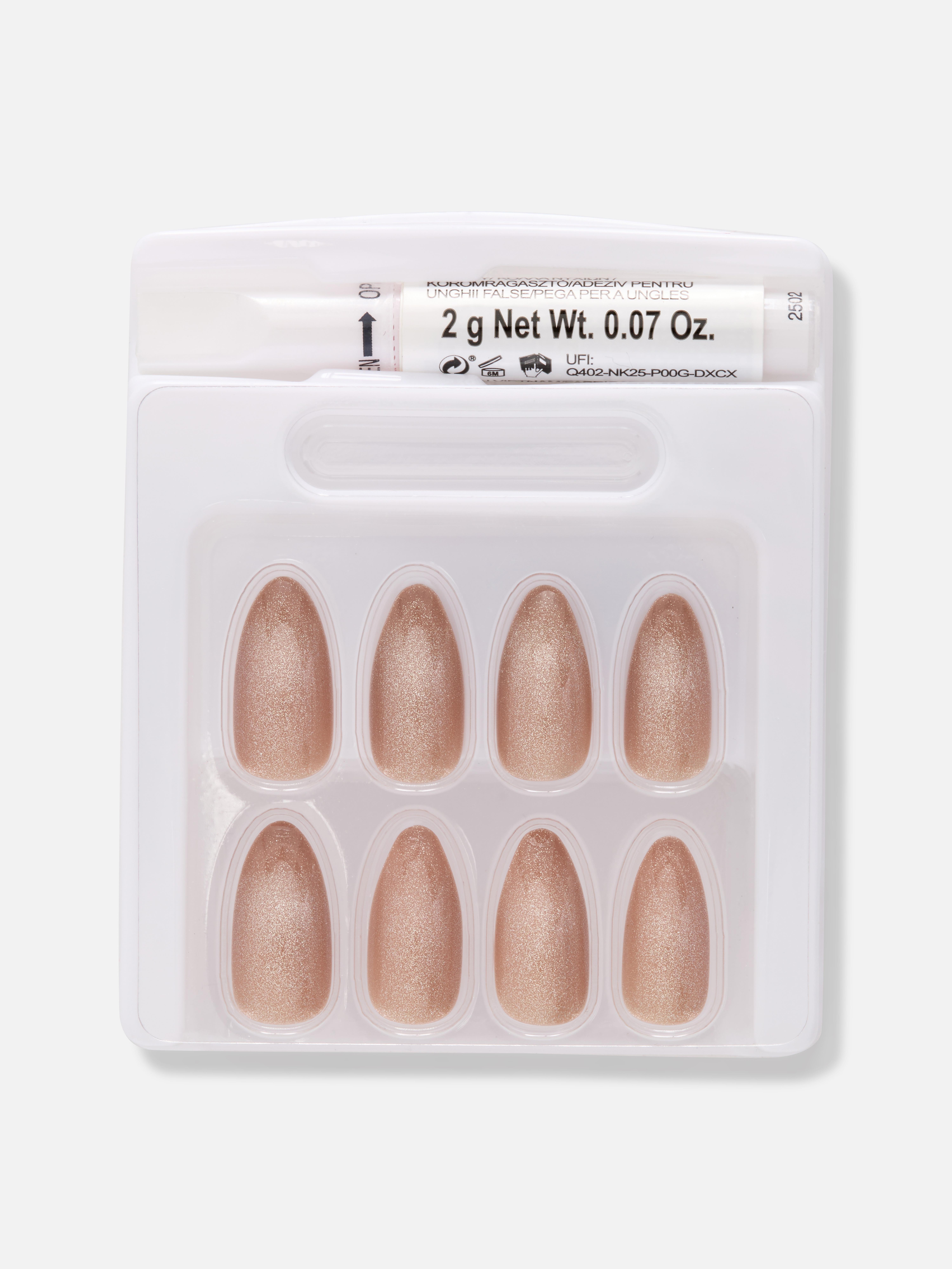 PS... Spitze, glänzende Kunstnägel