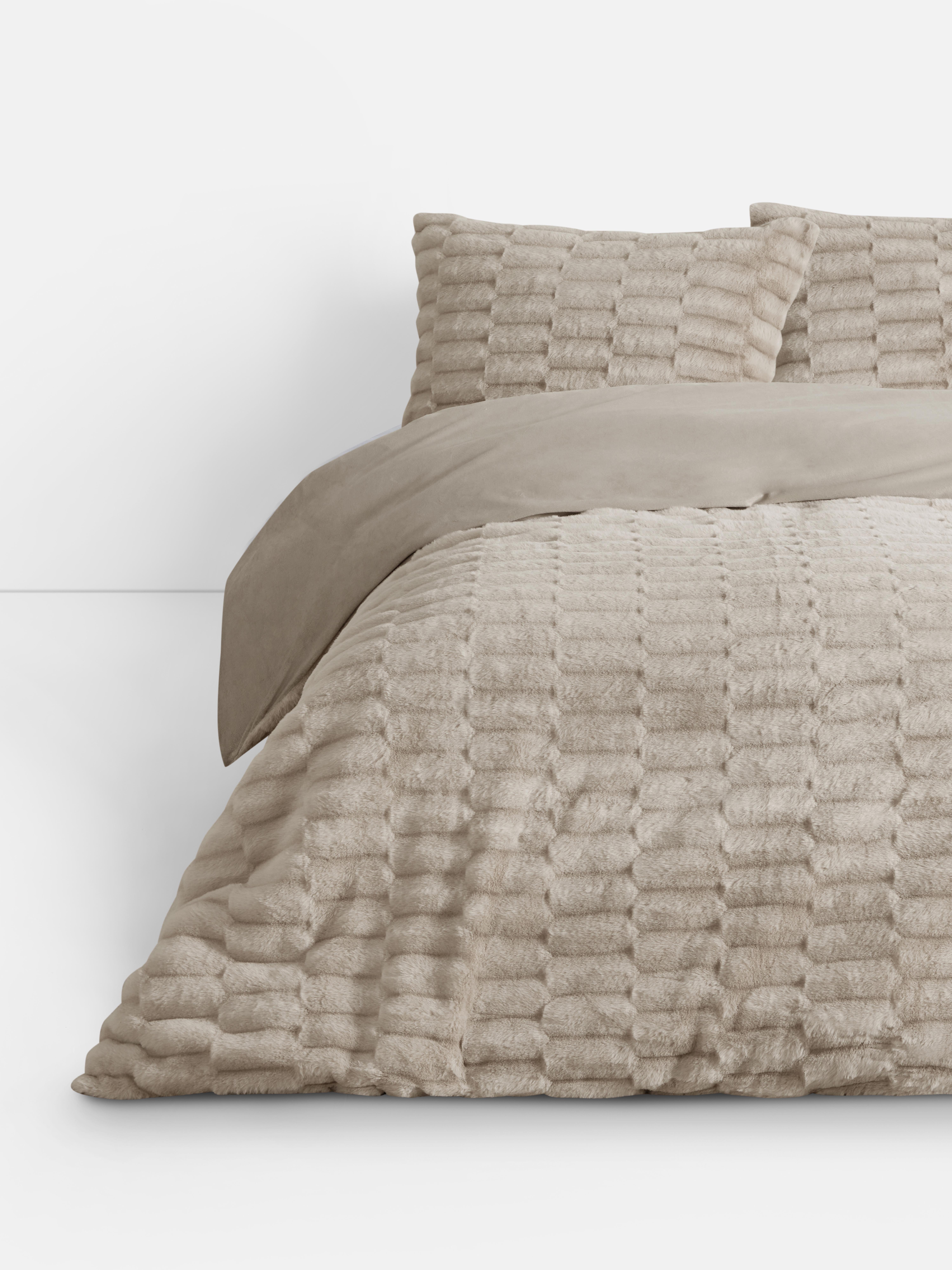 Kingsize dekbedovertrekset van imitatiebont