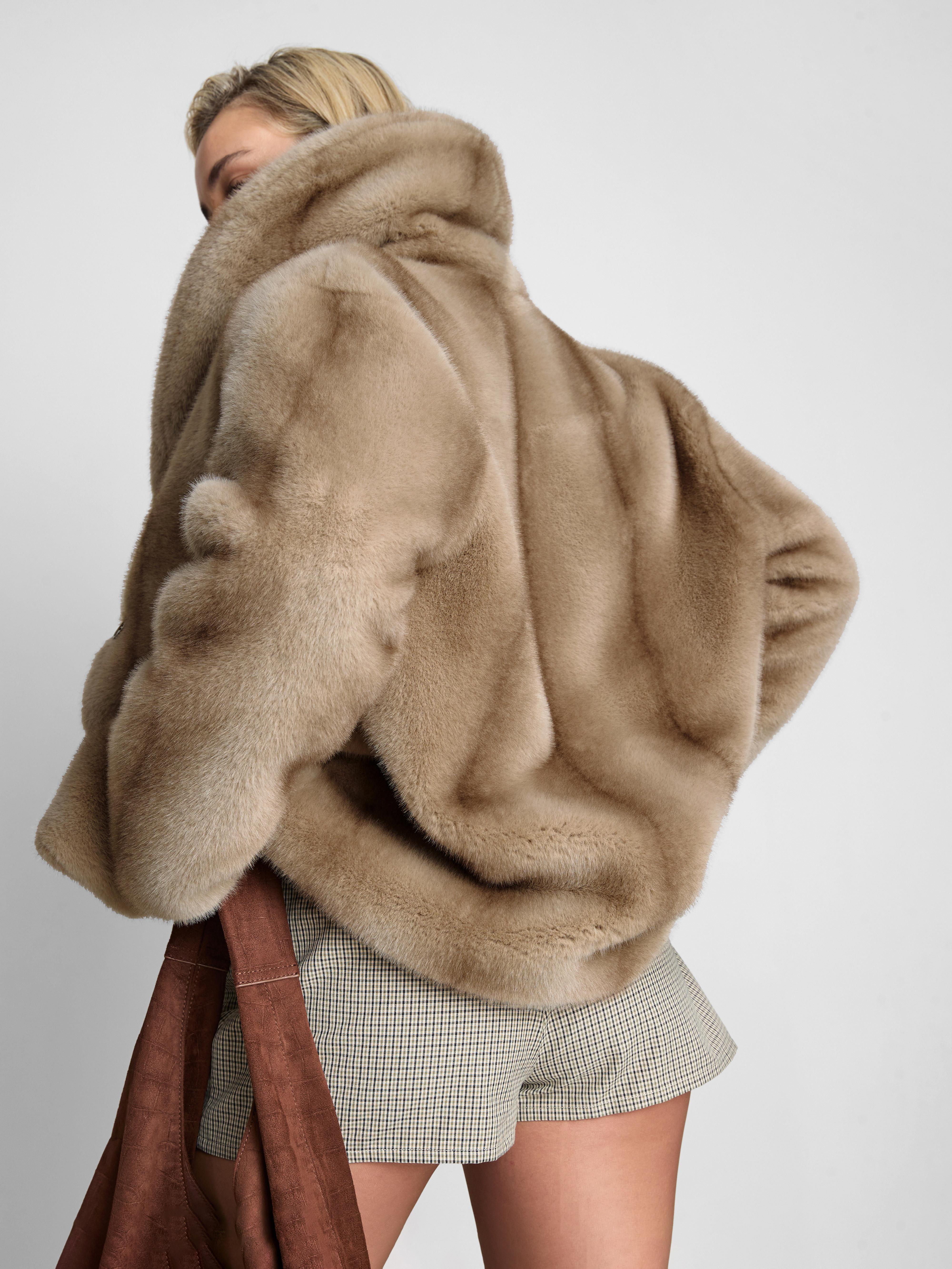 Exaggerated Shawl Faux Fur Coat