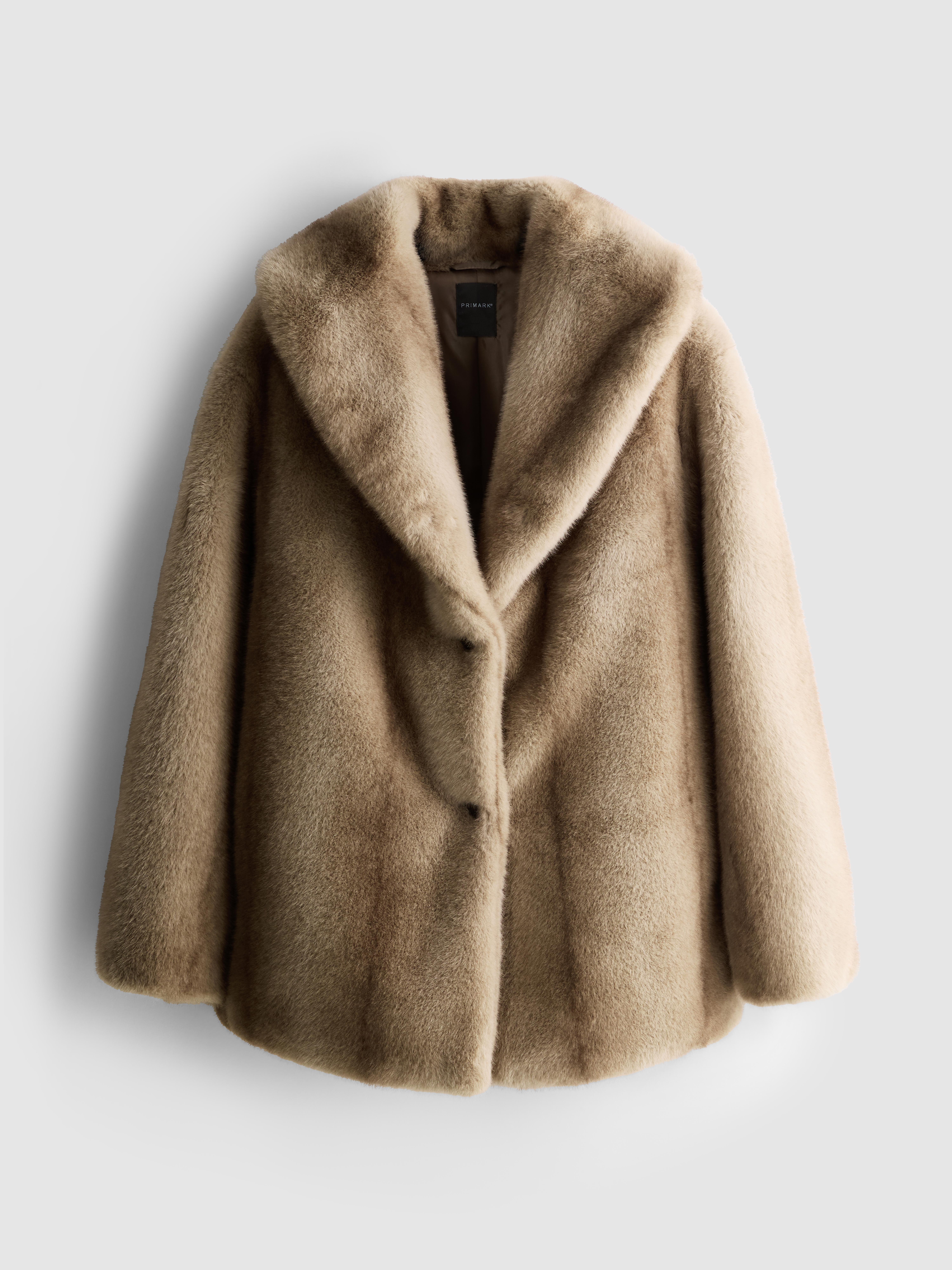 Exaggerated Shawl Faux Fur Coat