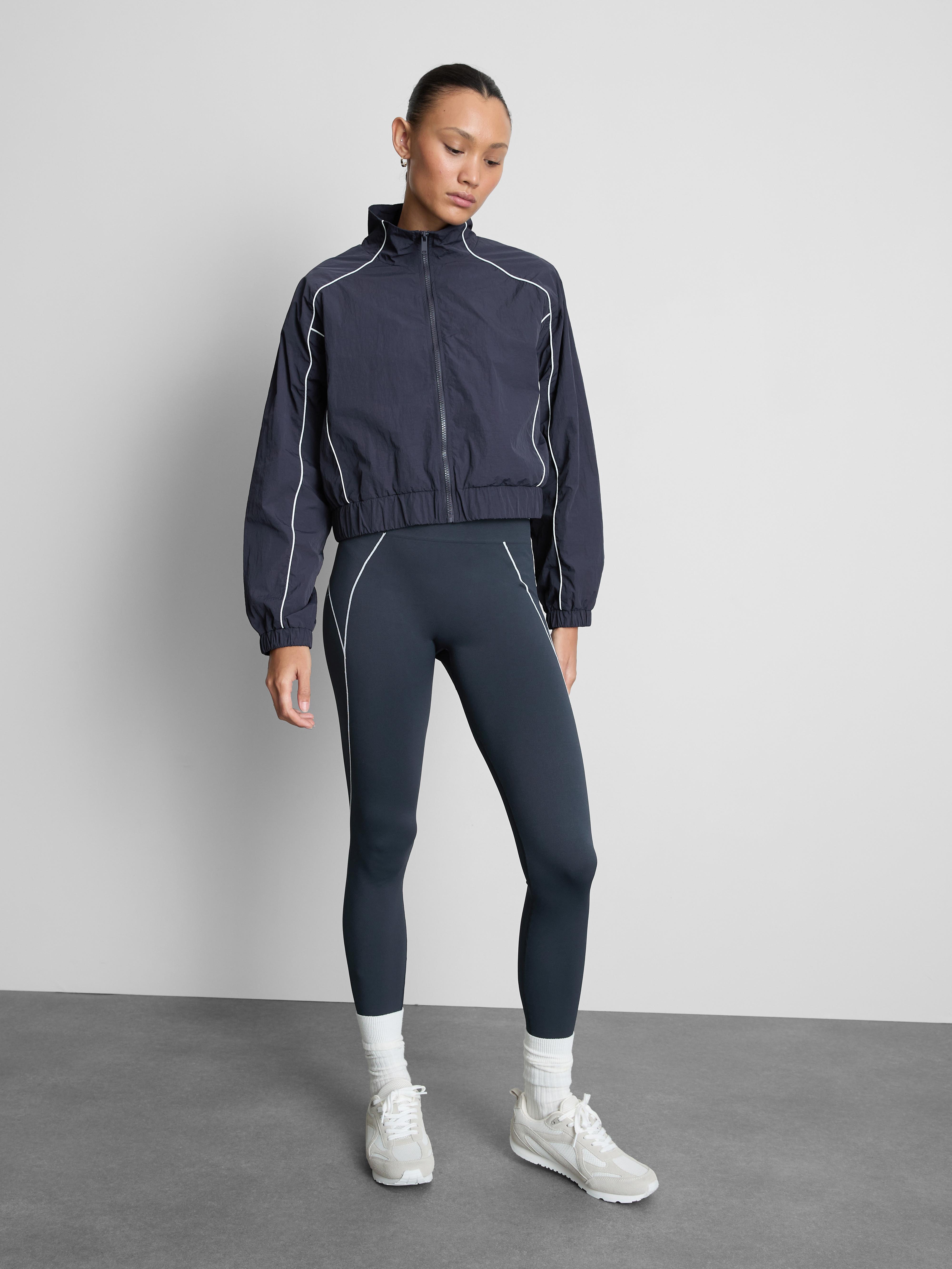 Shell-Jacke mit kontrastfarbener Paspelierung