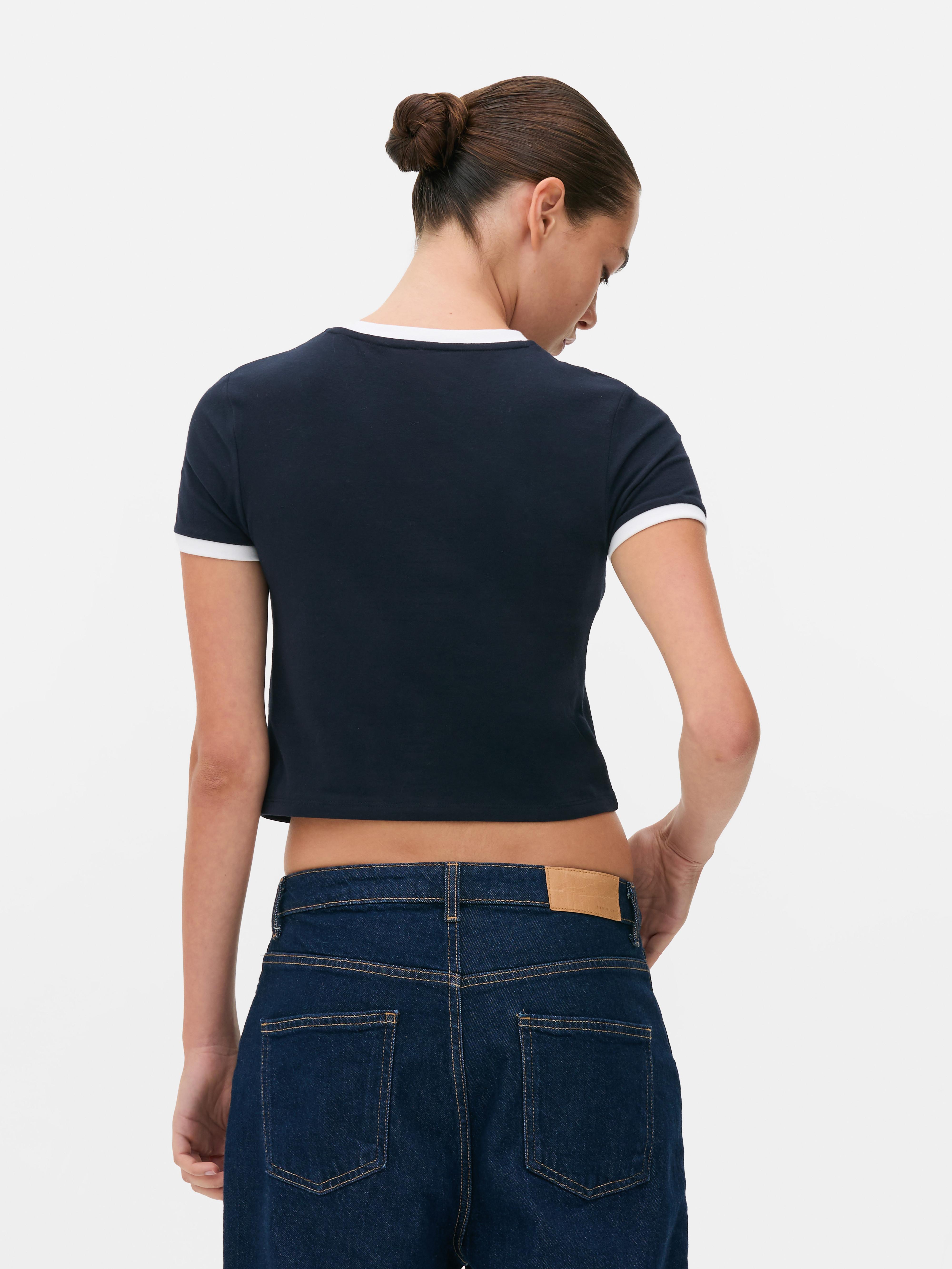 „Stranger Things“ Ringer-T-Shirt in Crop-Länge