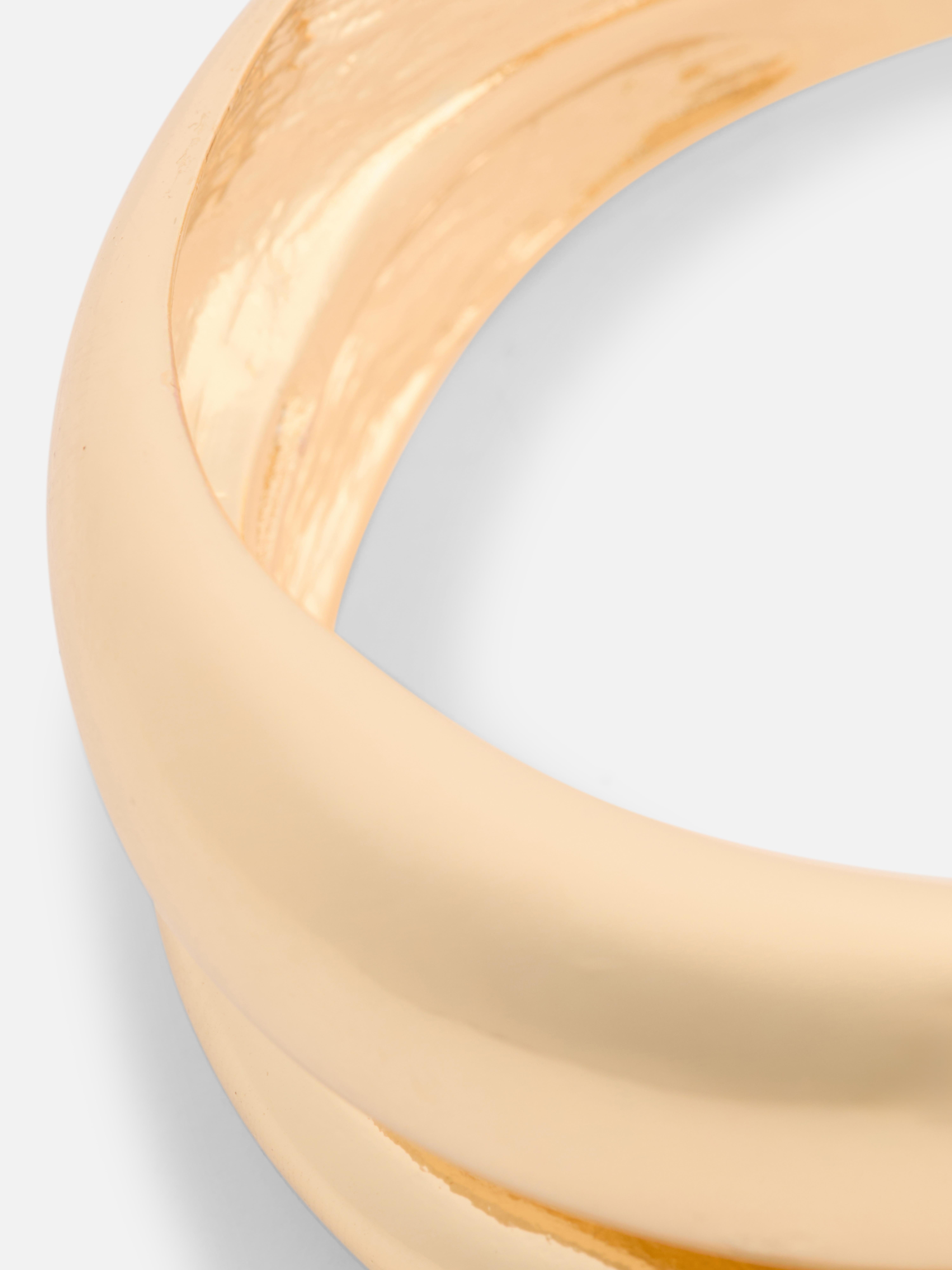 Collar grueso en tono dorado