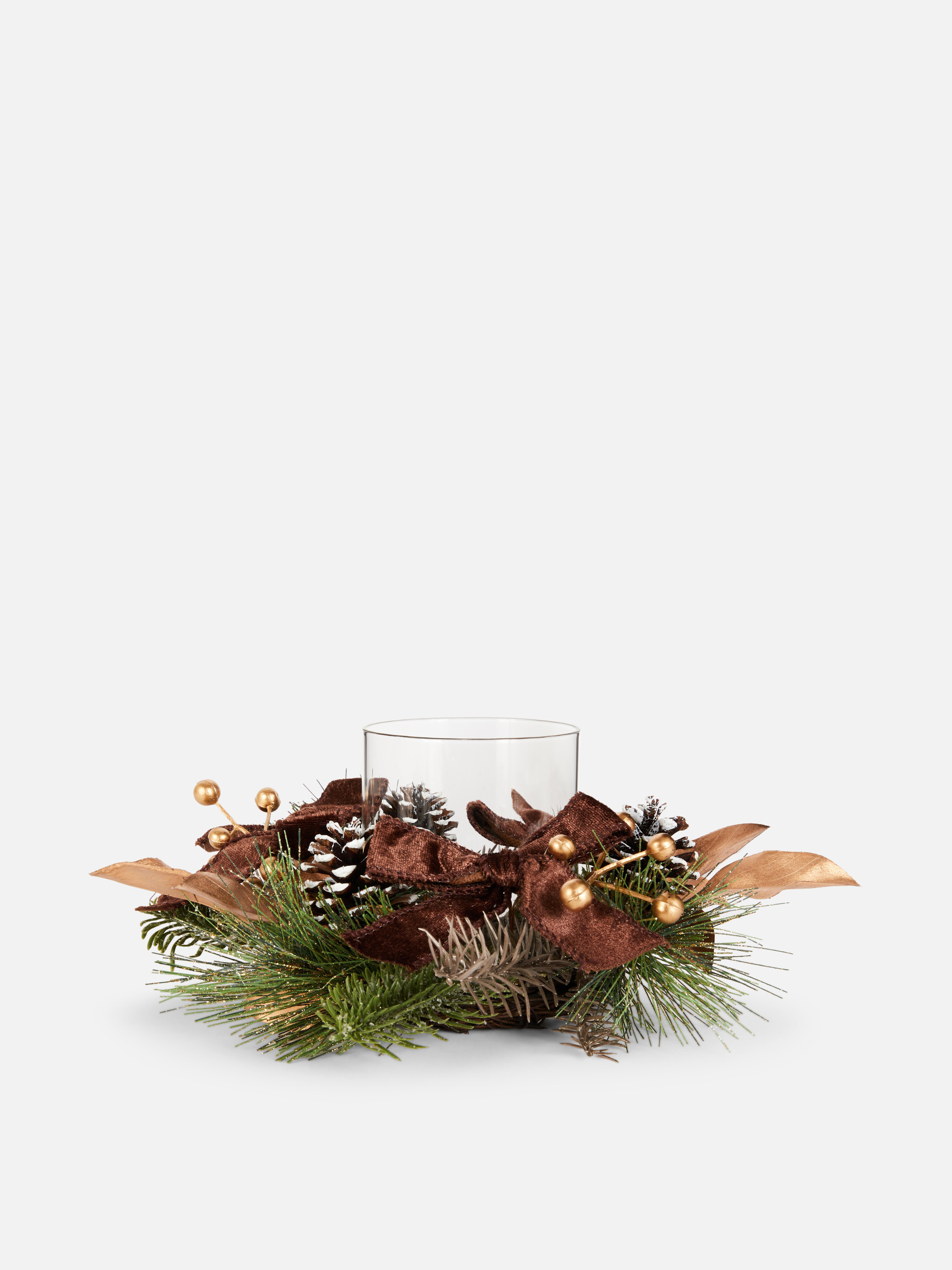 Weihnachtlicher Kerzenhalter mit Kunstlaub