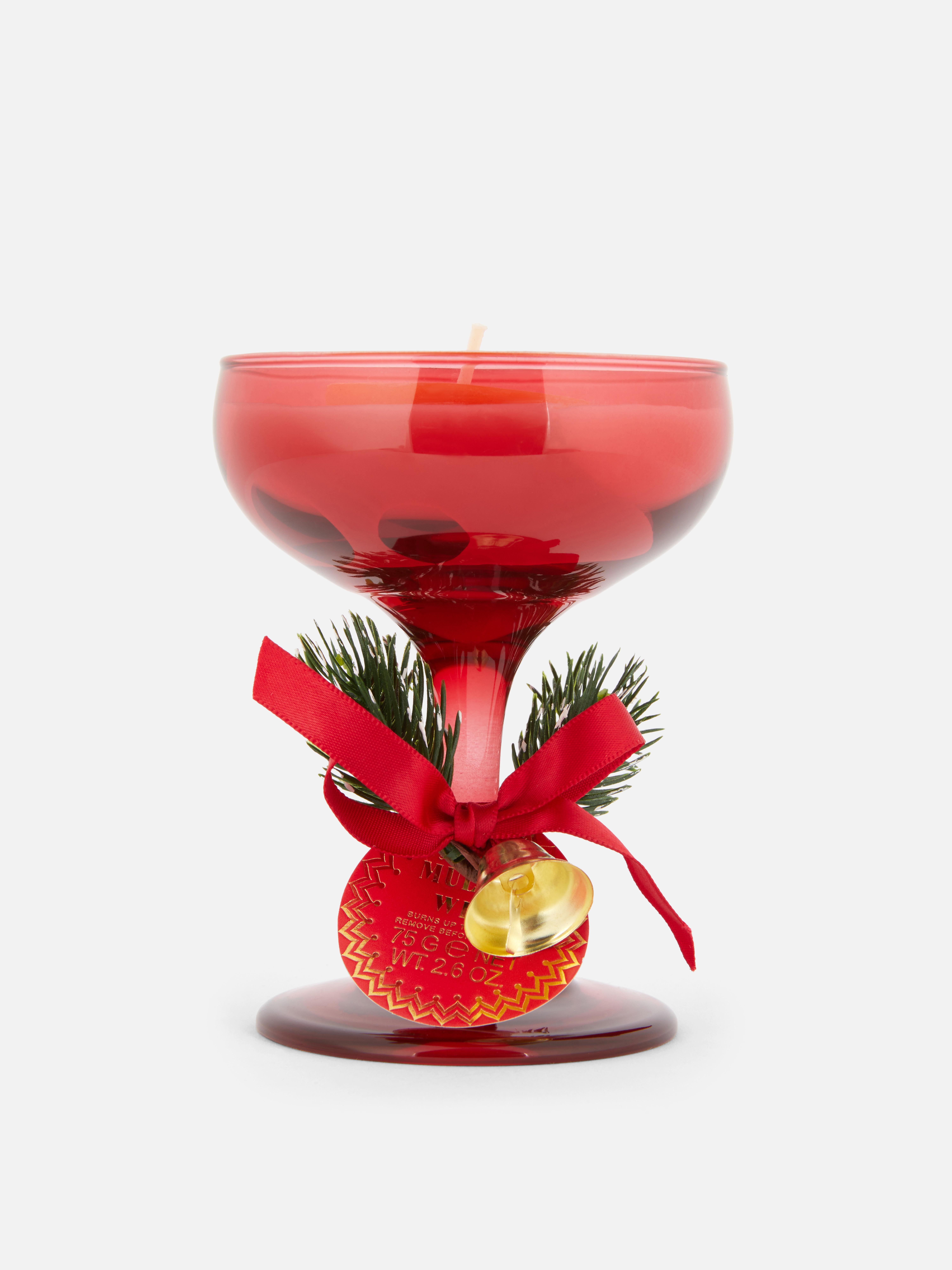 Weihnachtliche Duftkerze im Trinkglas