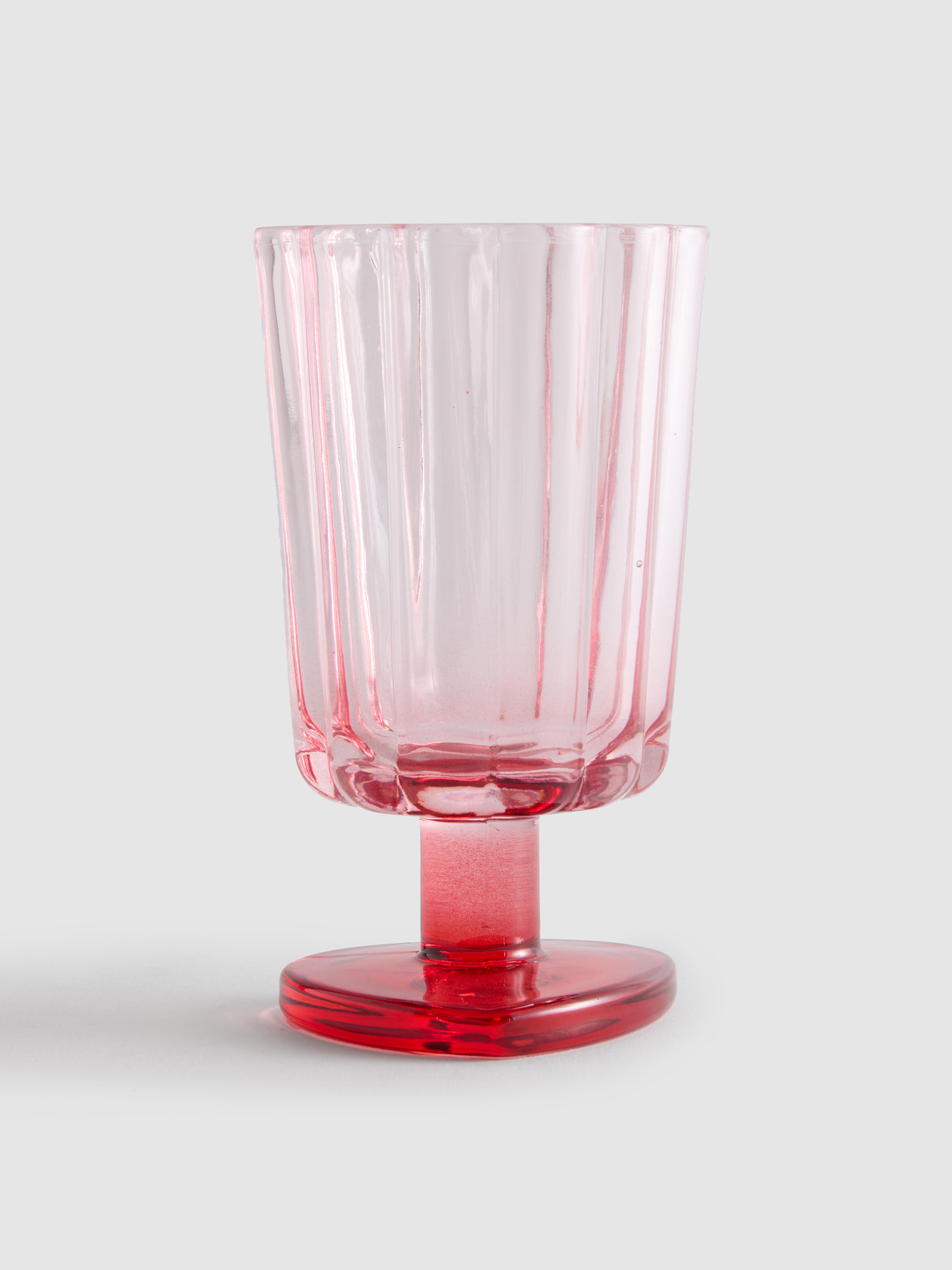 Glas met ribbels en hartvormige voet