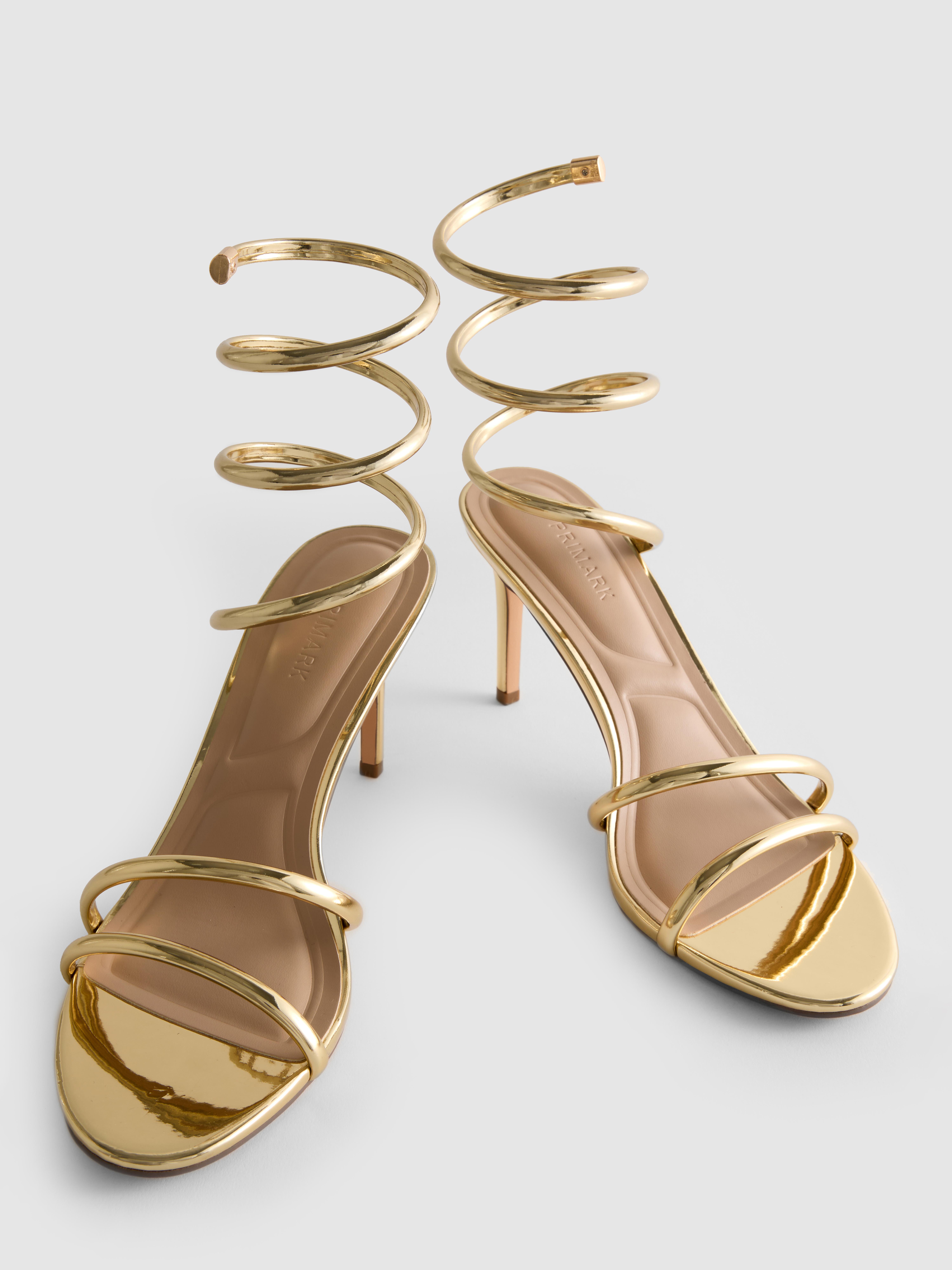 Sandales à talons et brides en spirale