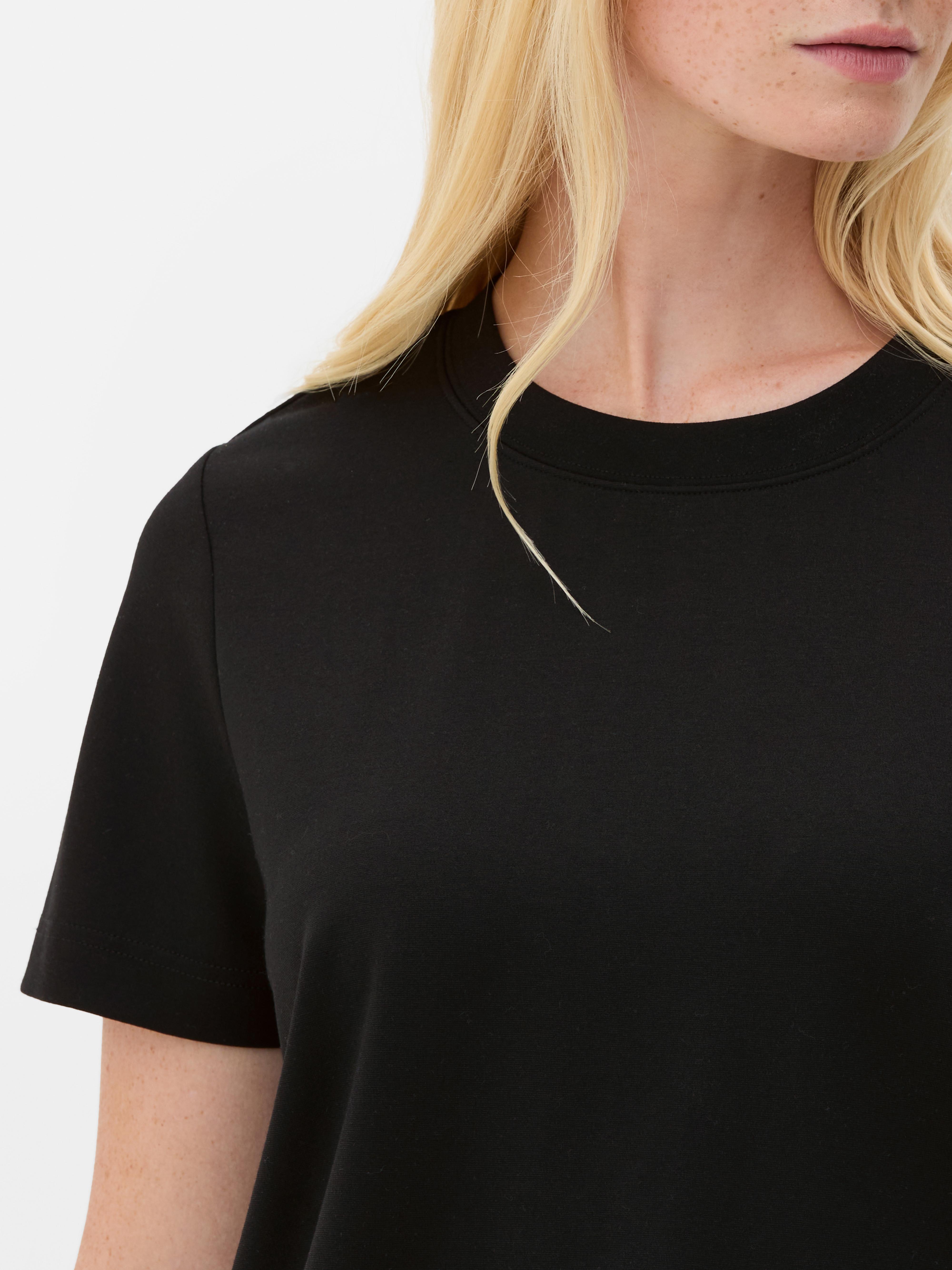 Essential T-Shirt mit Rundhalsausschnitt