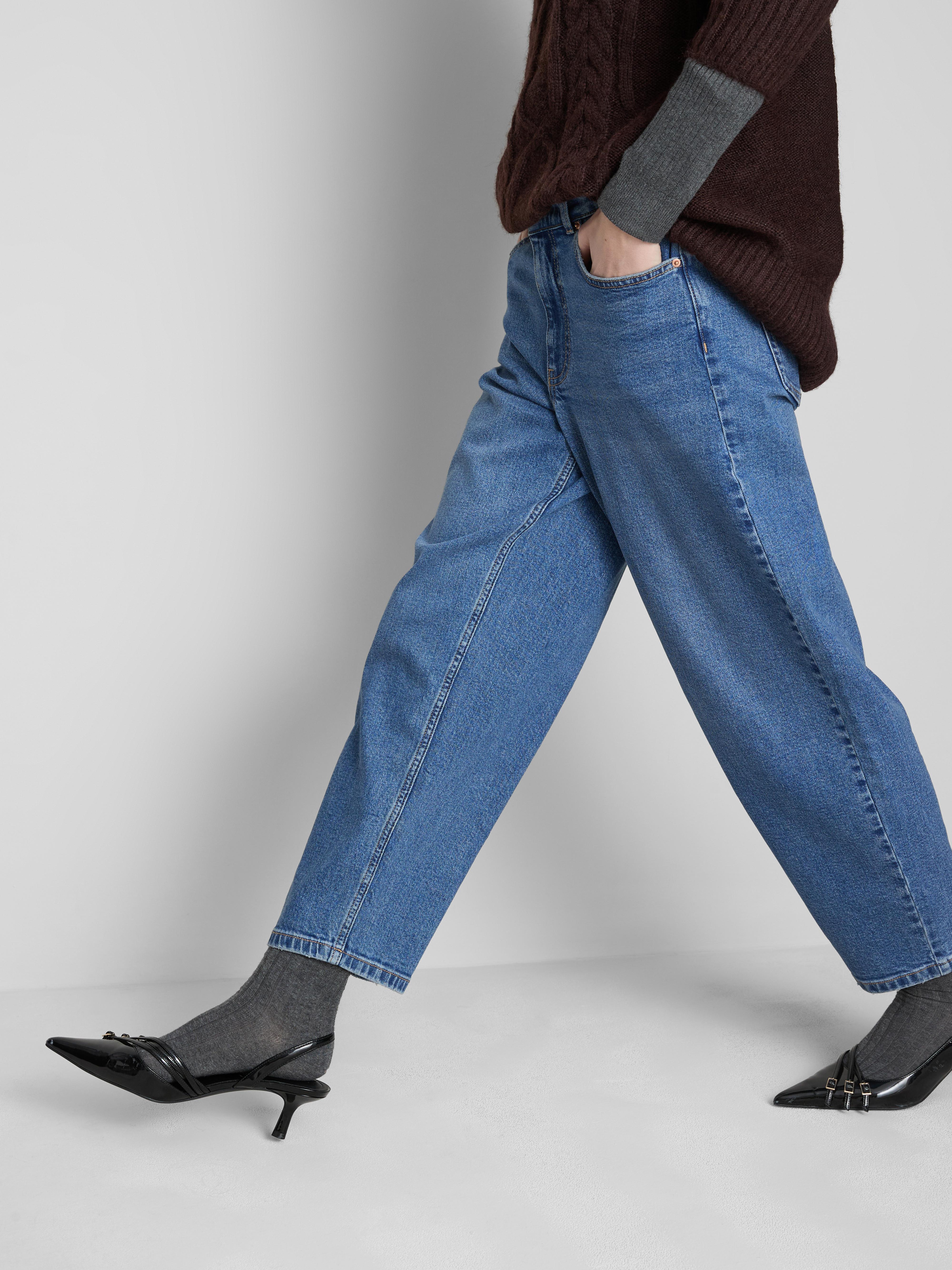 Katoenen jeans met hoge taille en taps toelopende pijpen