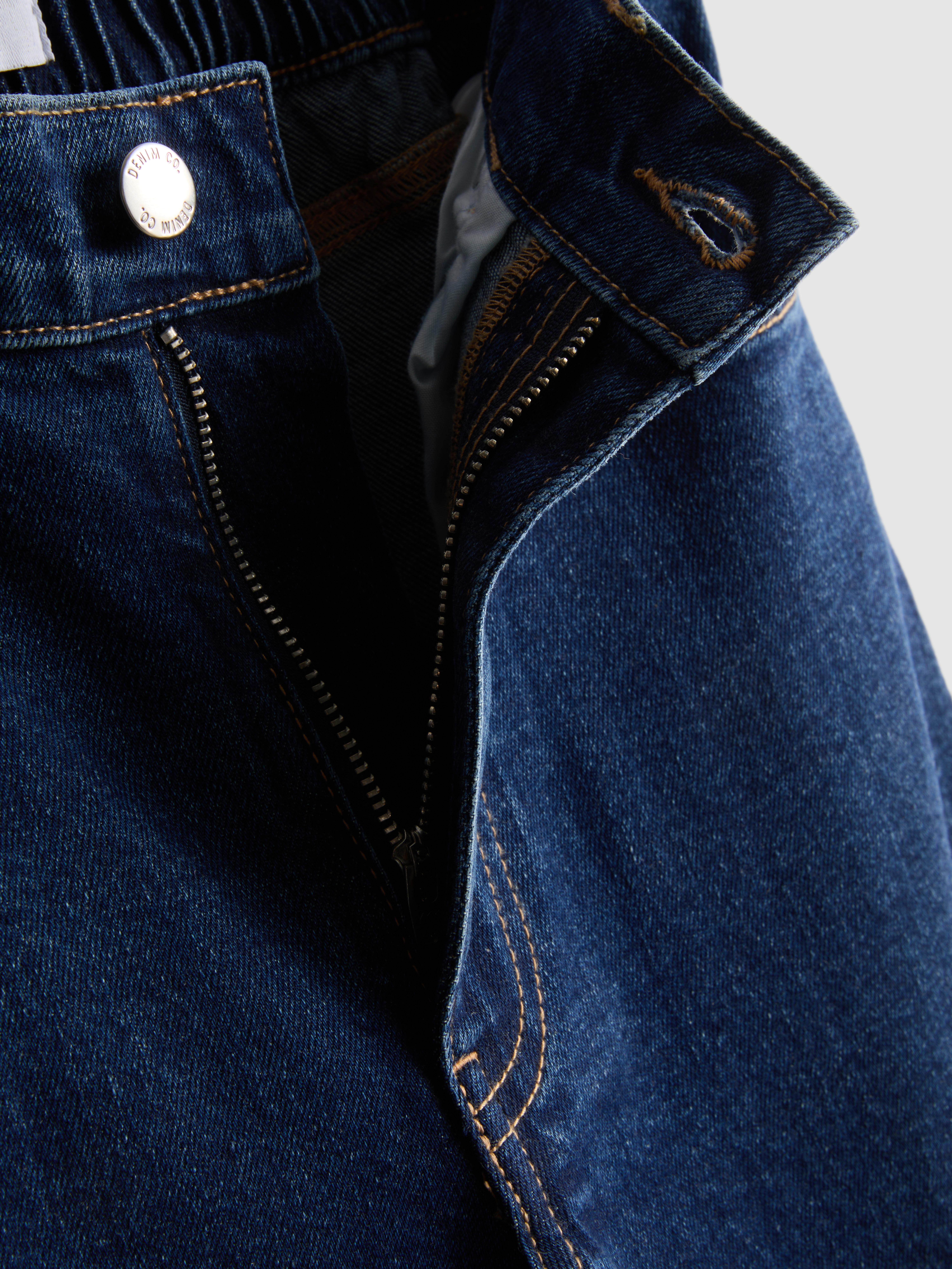 Denim-Jeans mit hohem Bund und konischer Form