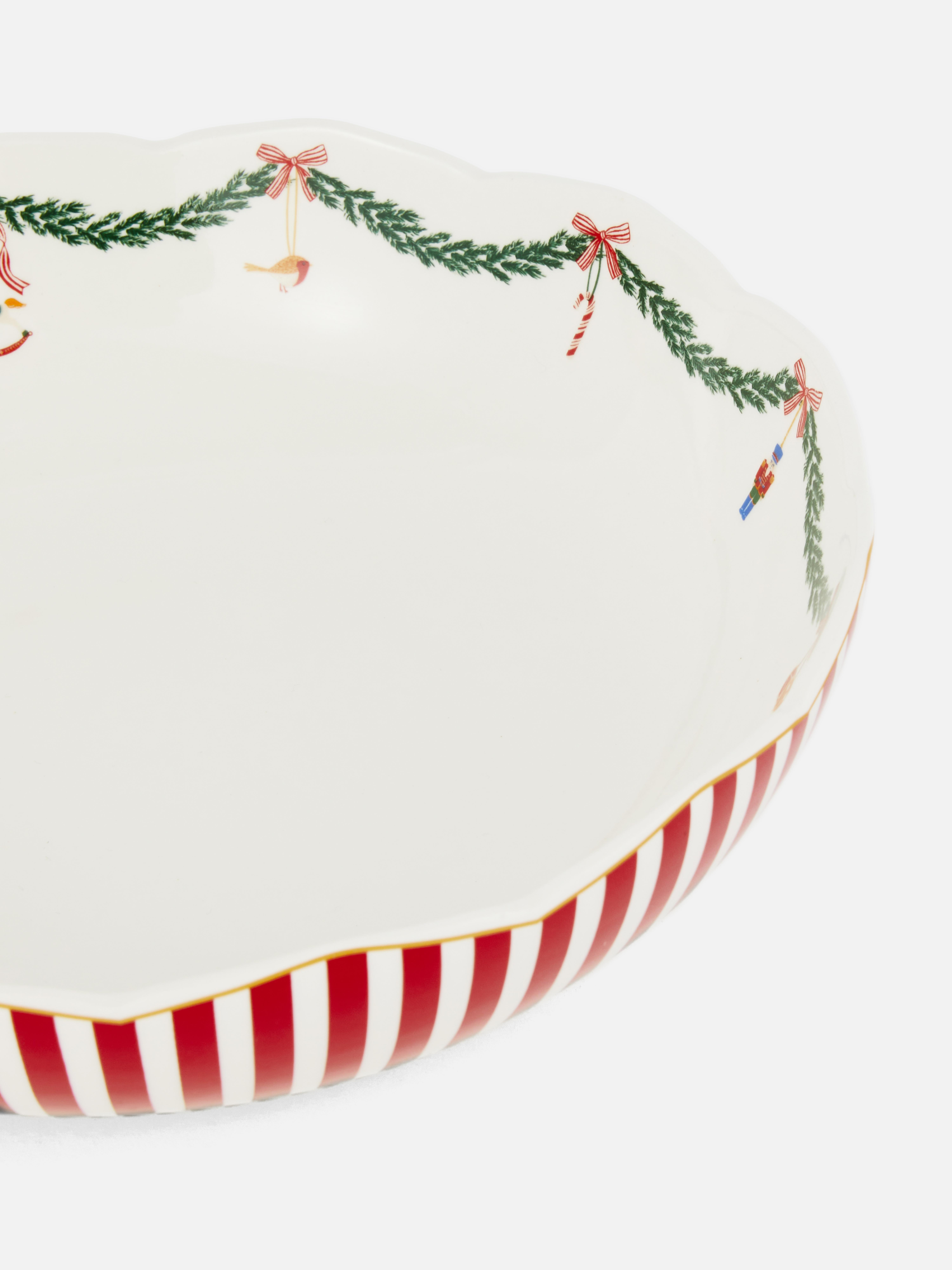 Christmas Serving Bowl With Scalloped Edge