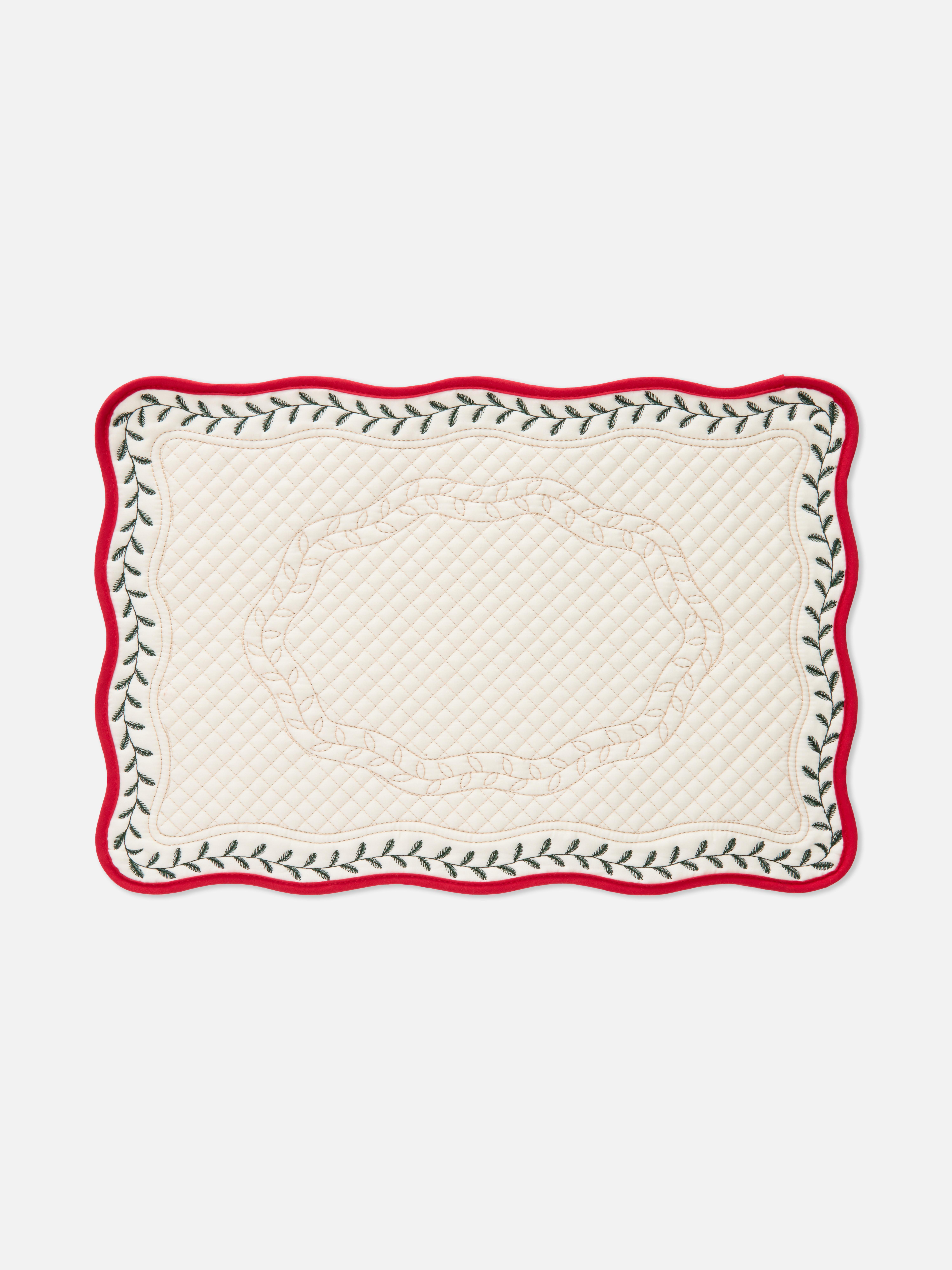 Christmas Wreath Scalloped Placemat