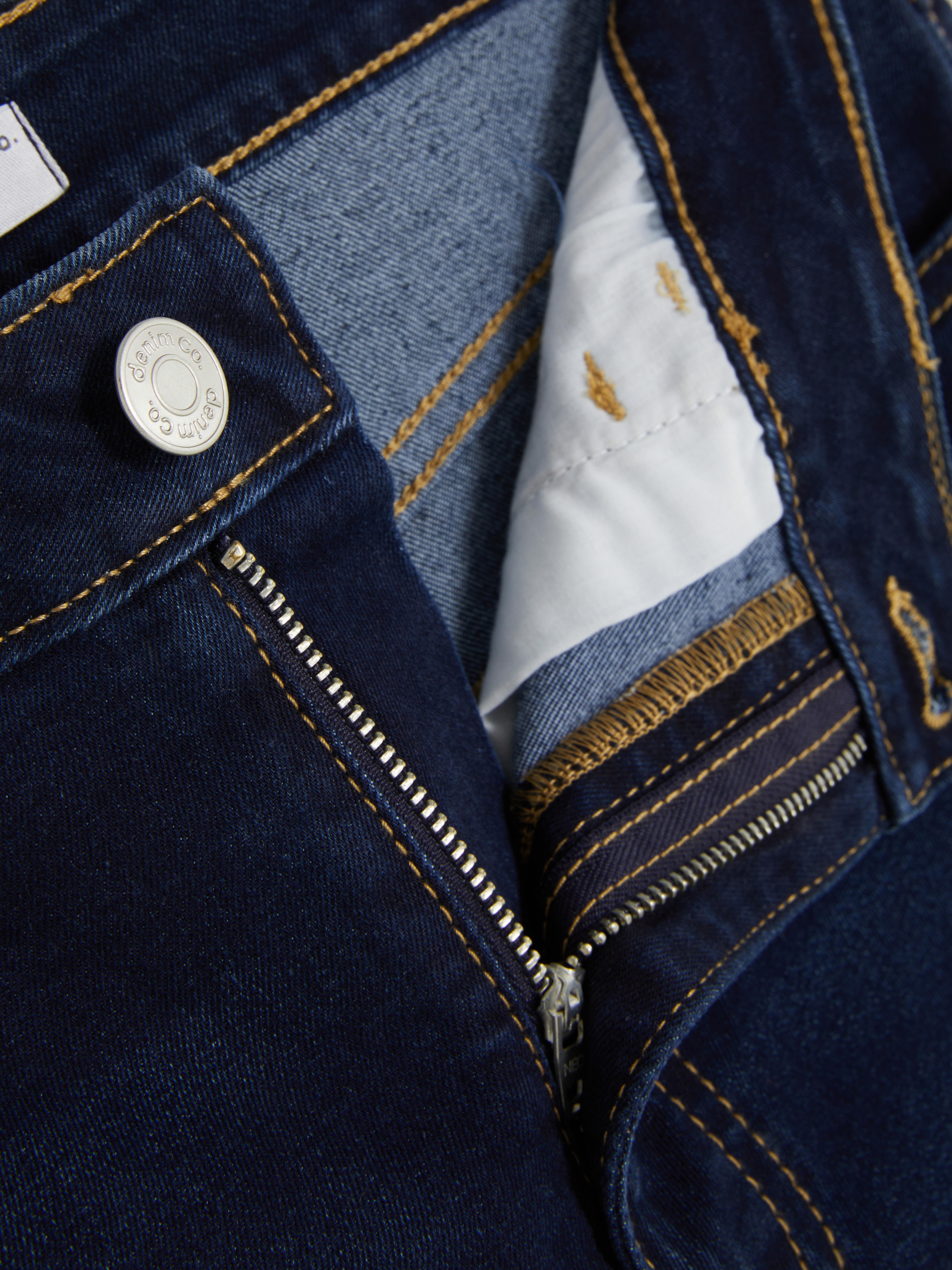 MAJOR FIND | Mid-Rise Flared Leg Jeans | Short - Long Lengths