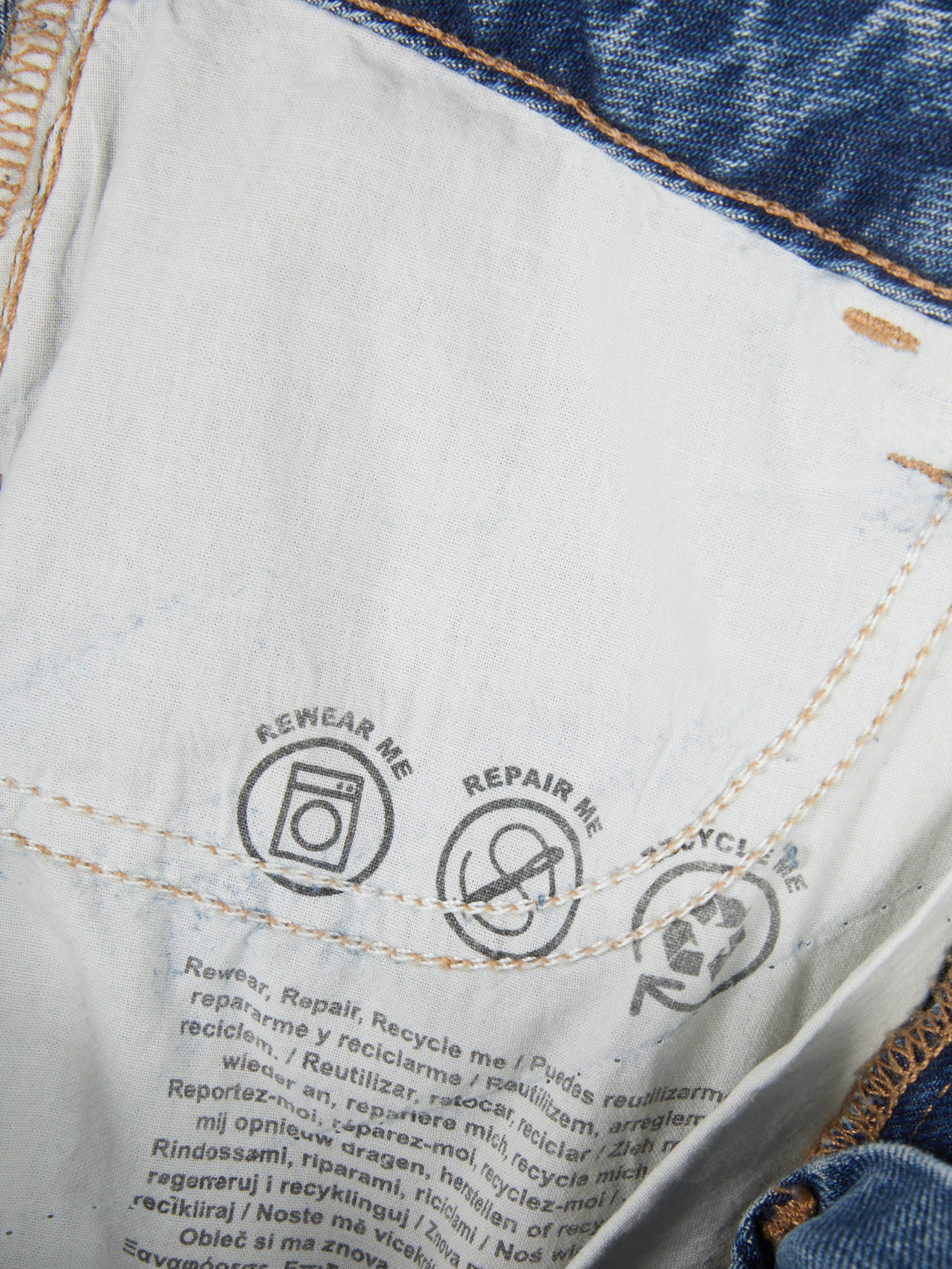 Mid-Rise Baggy Jeans