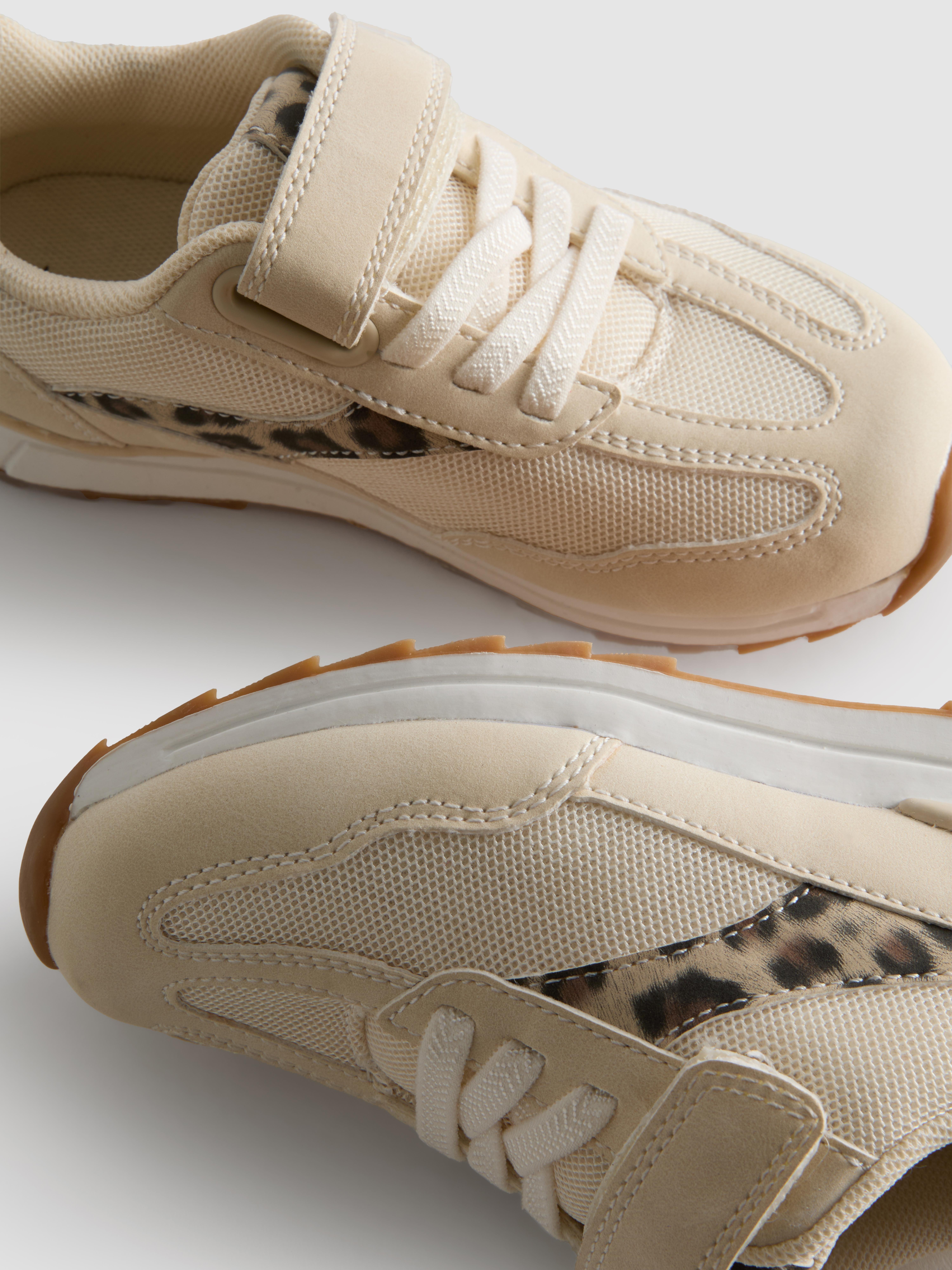 Girls Beige Low Top Sneakers