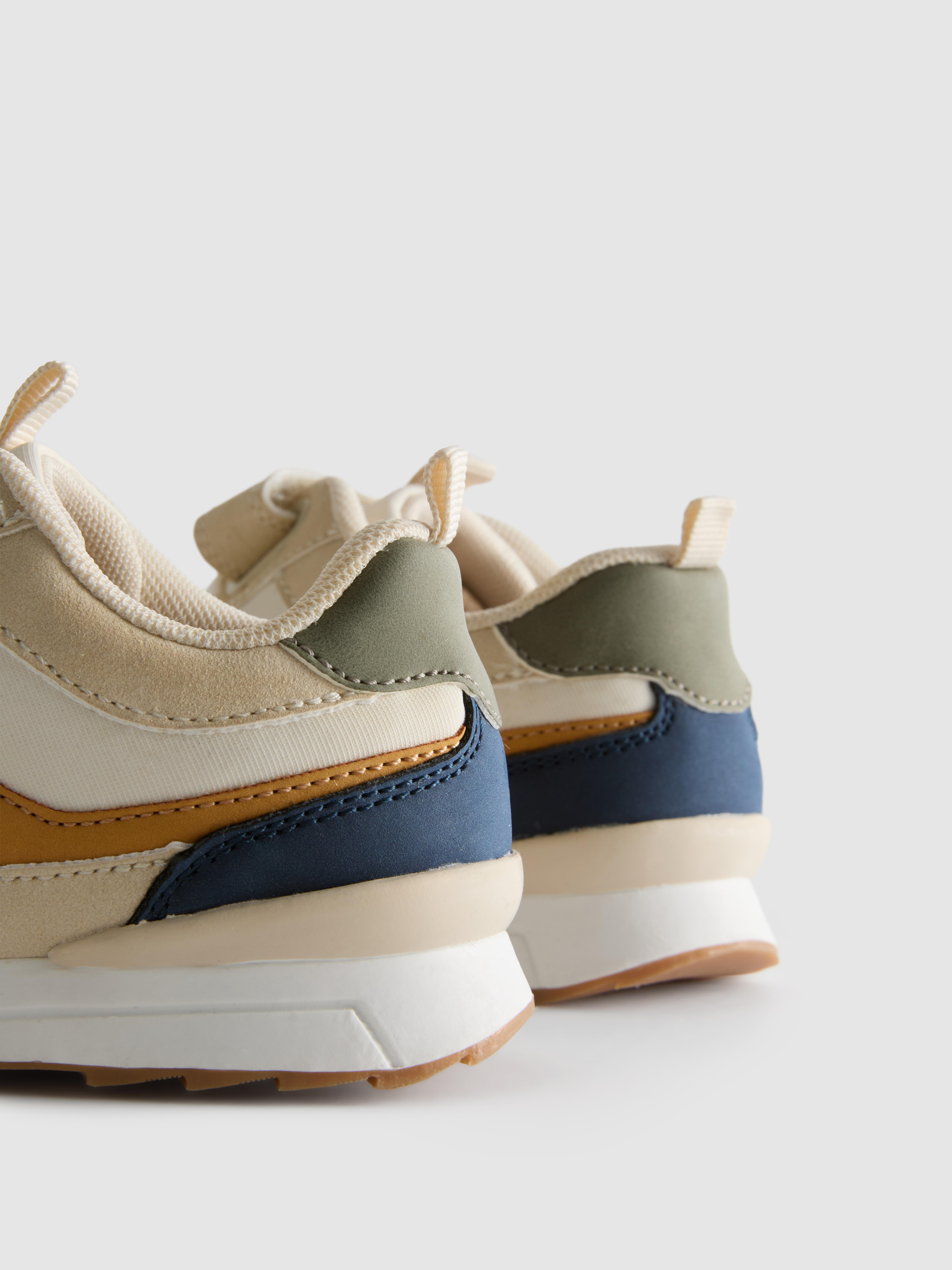 Nízke tenisky s farebnými dielmi