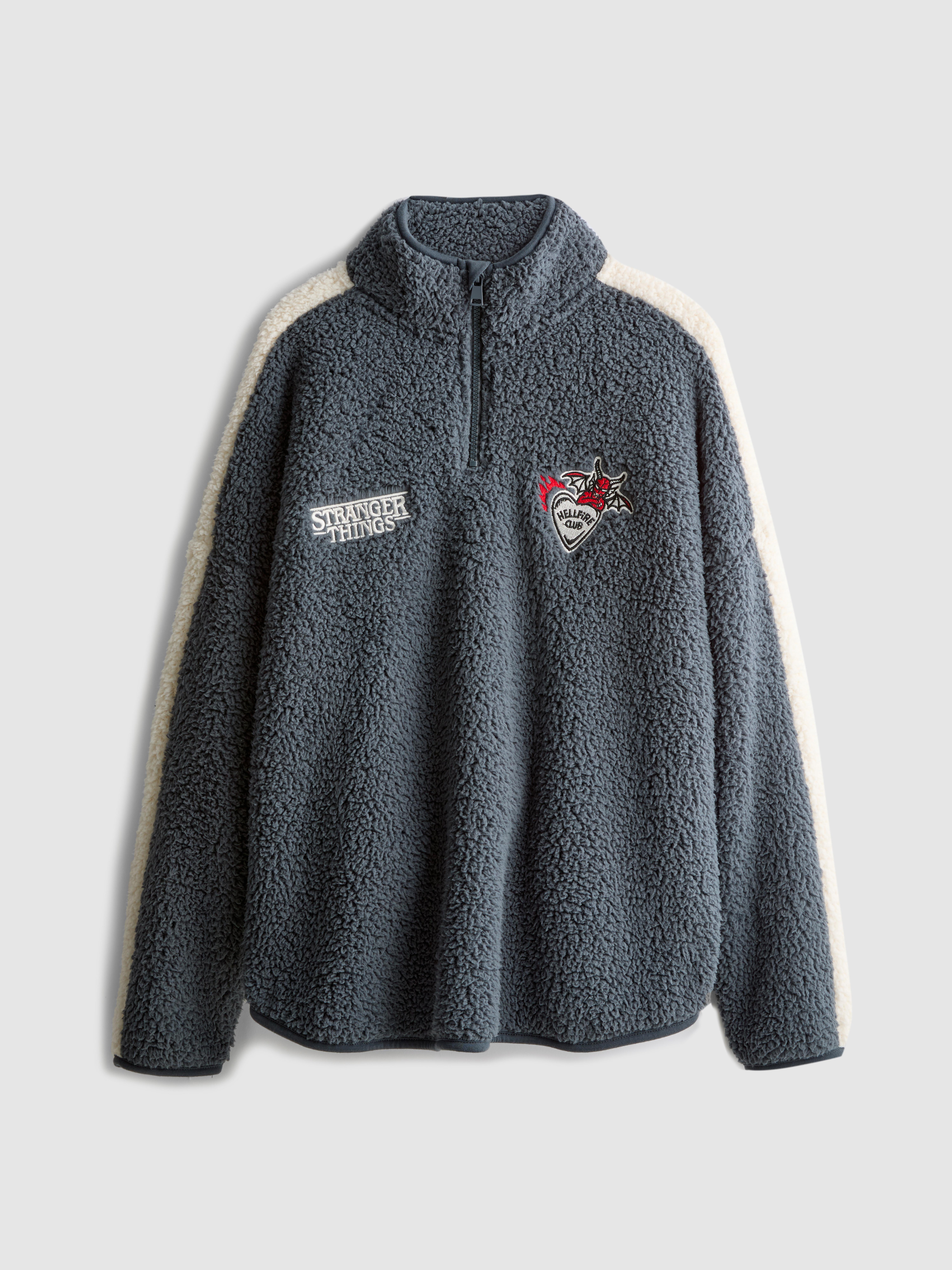 „Stranger Things“ Schlafanzugtop aus Fleece