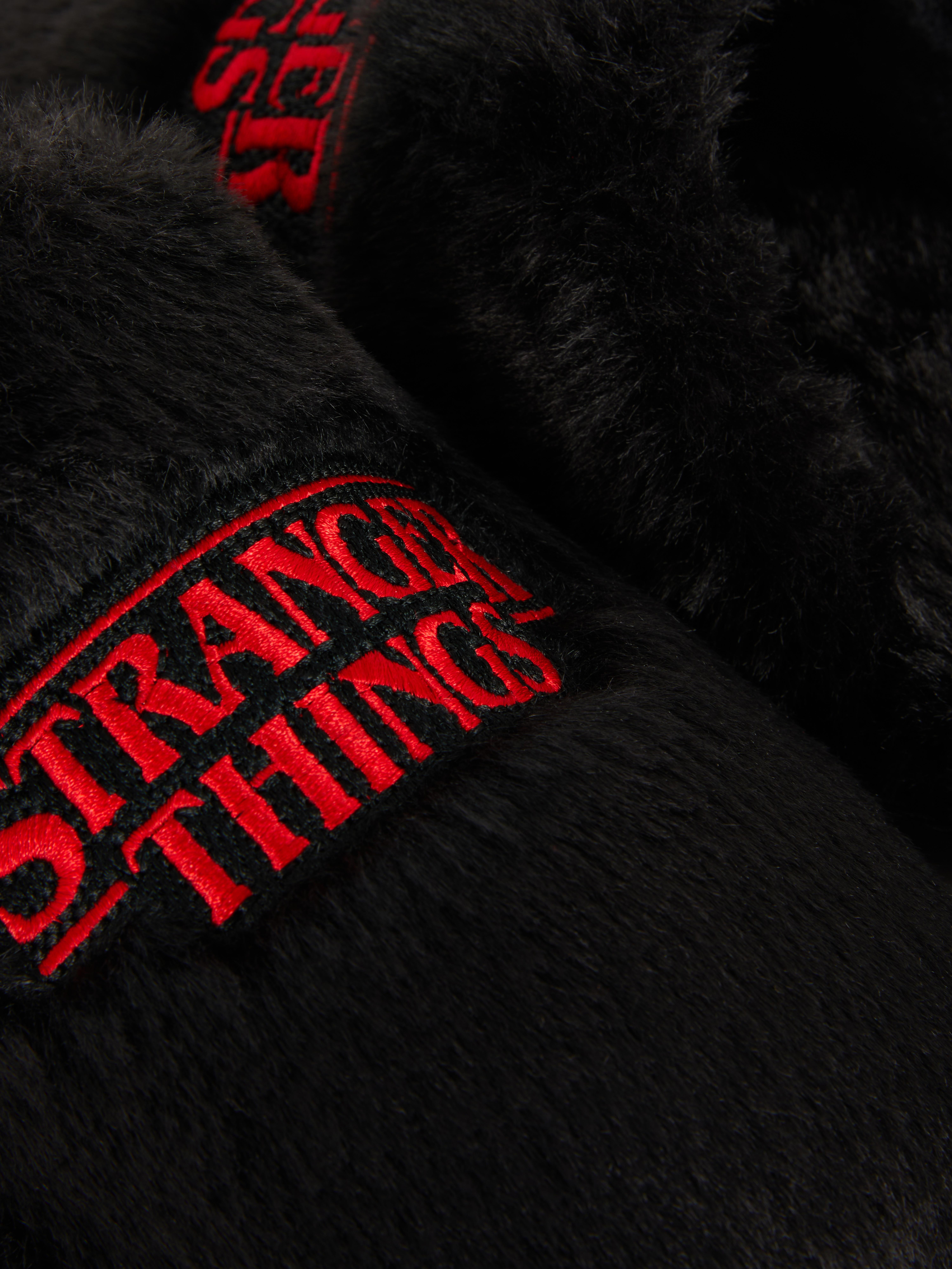 Pantuflas de Stranger Things en bolsa de regalo
