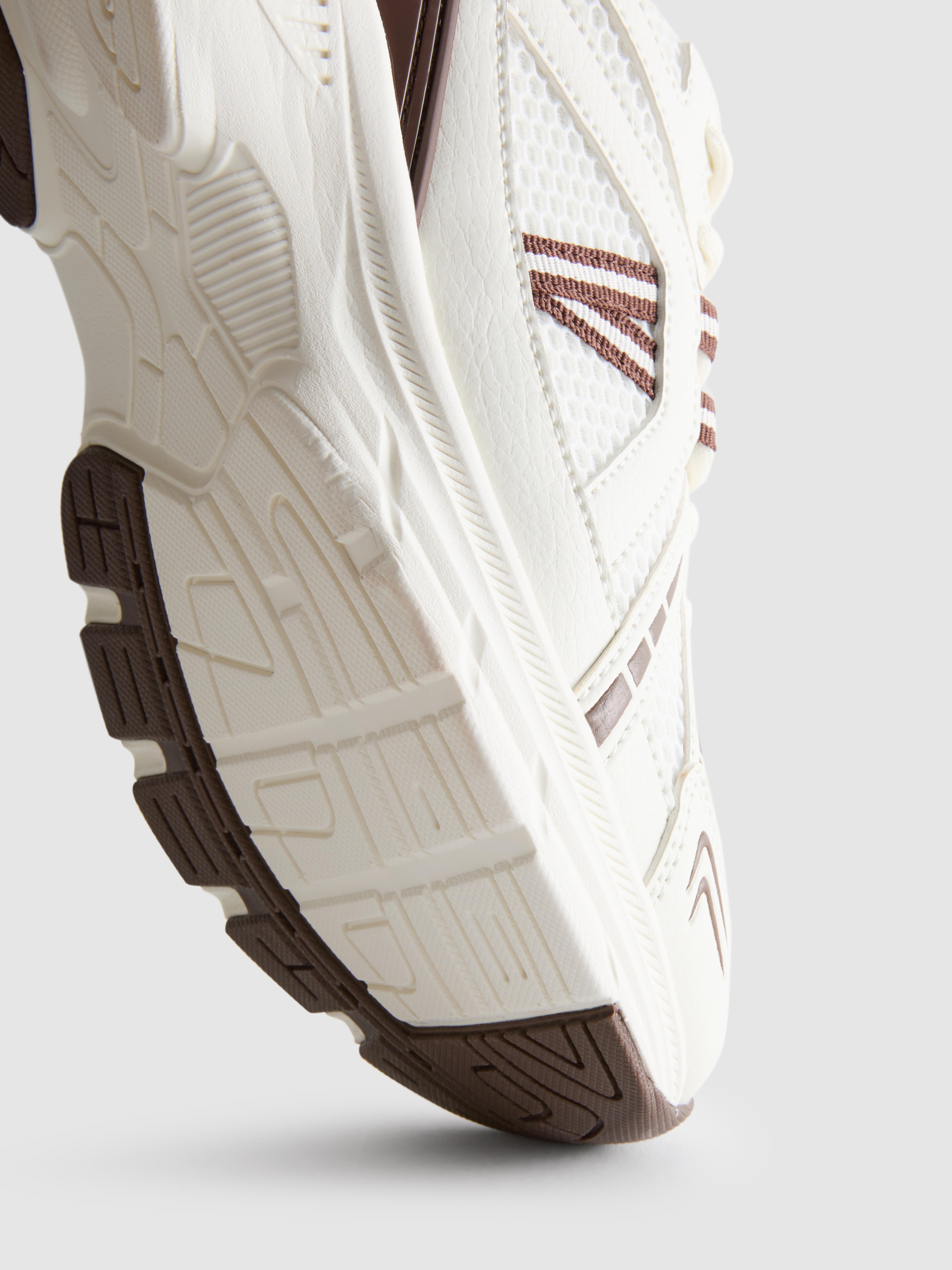 Sneakers van mesh met dikke zolen
