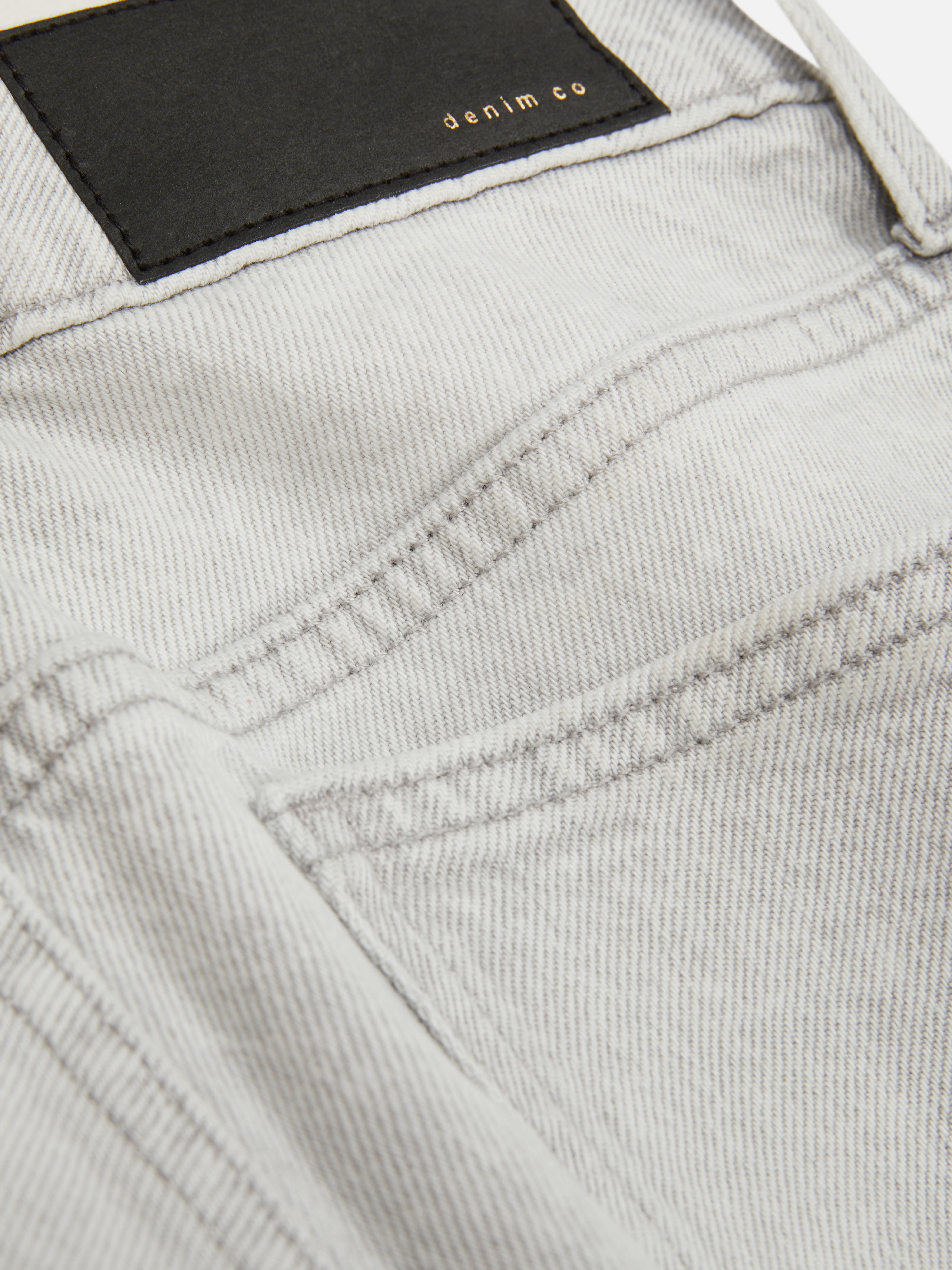 Mid-Rise Straight Leg Jeans | Short - Long Lengths