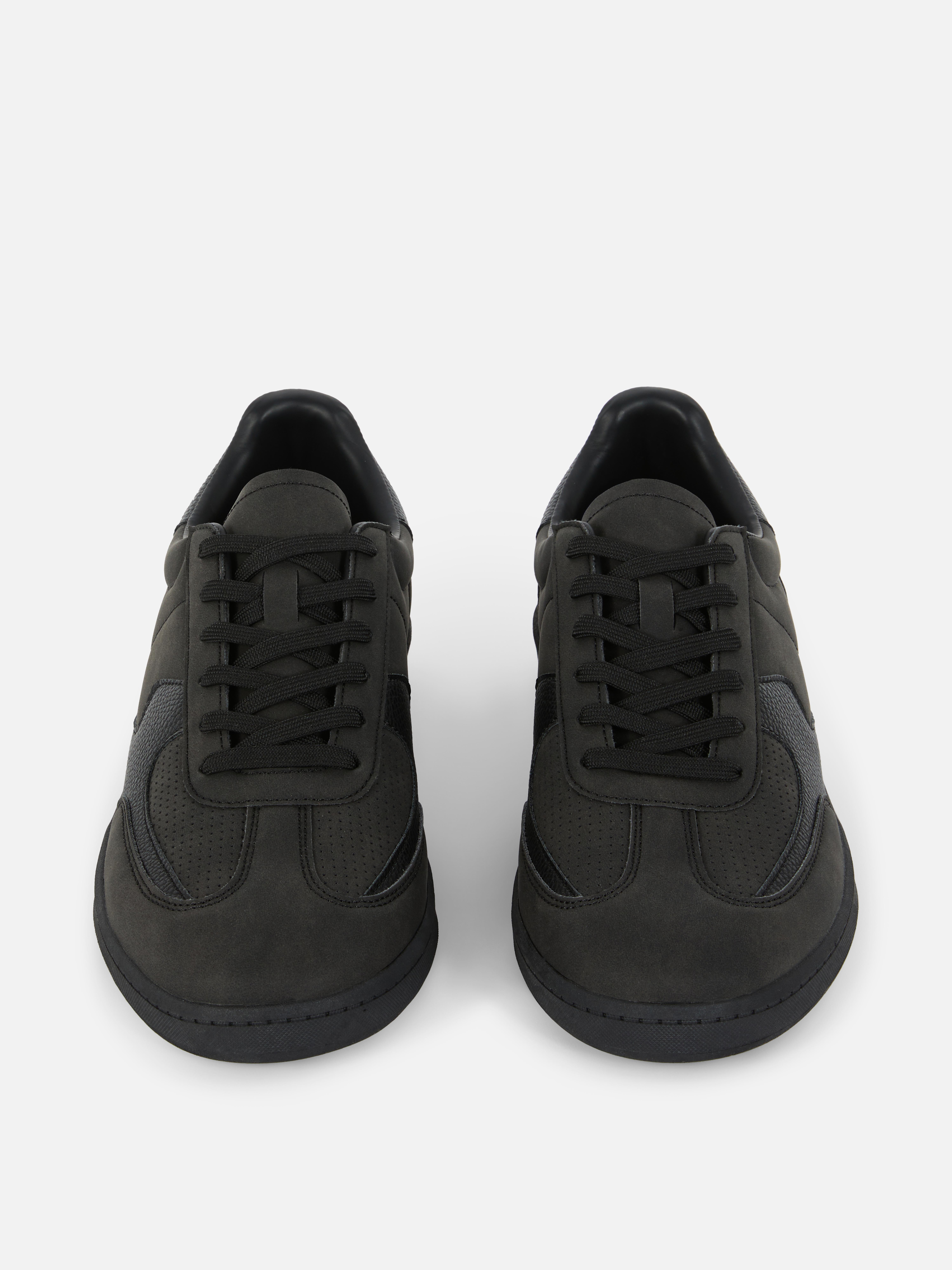 Low-Top Skate Shoes