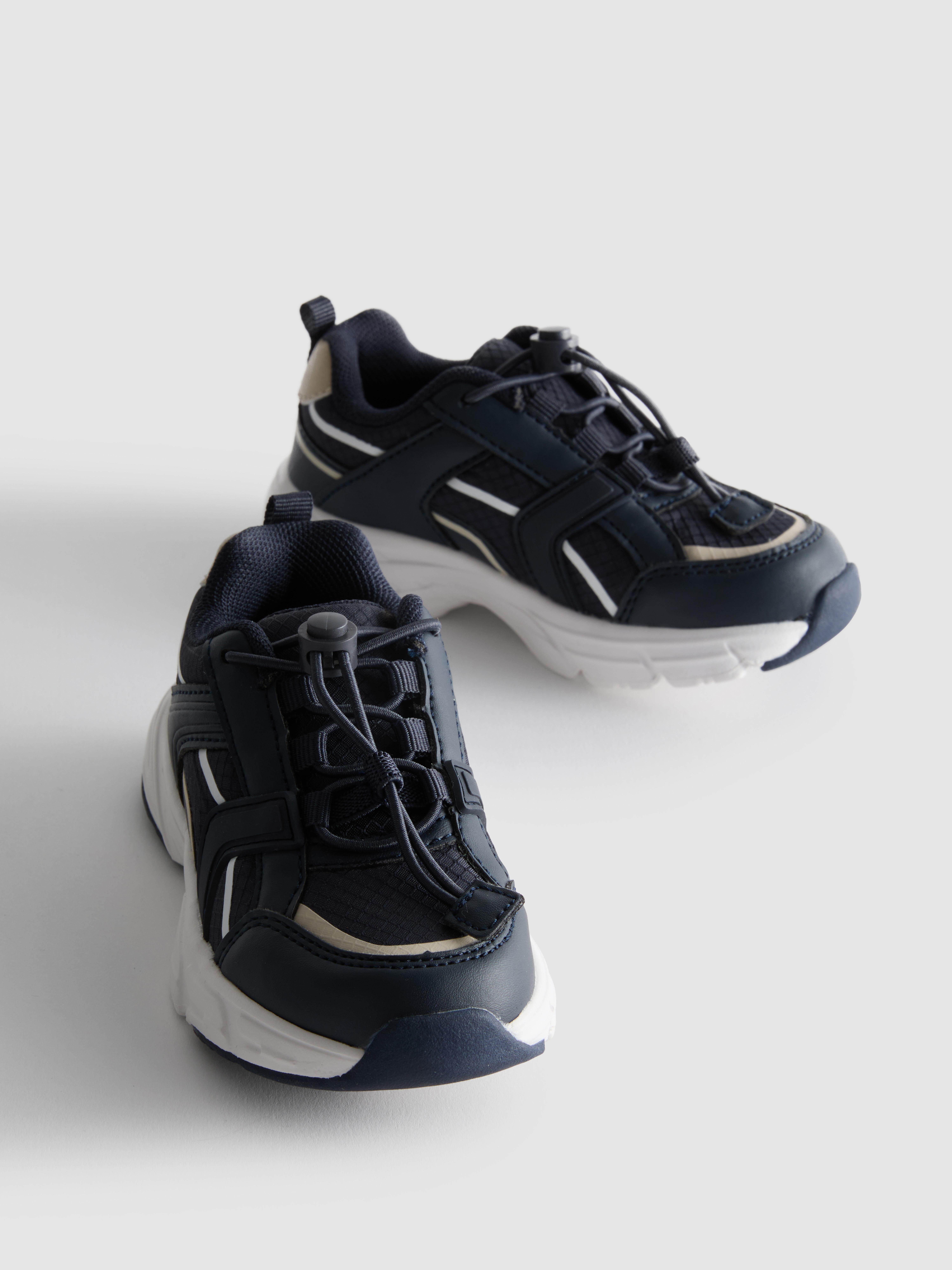 Ténis sola grossa fecho