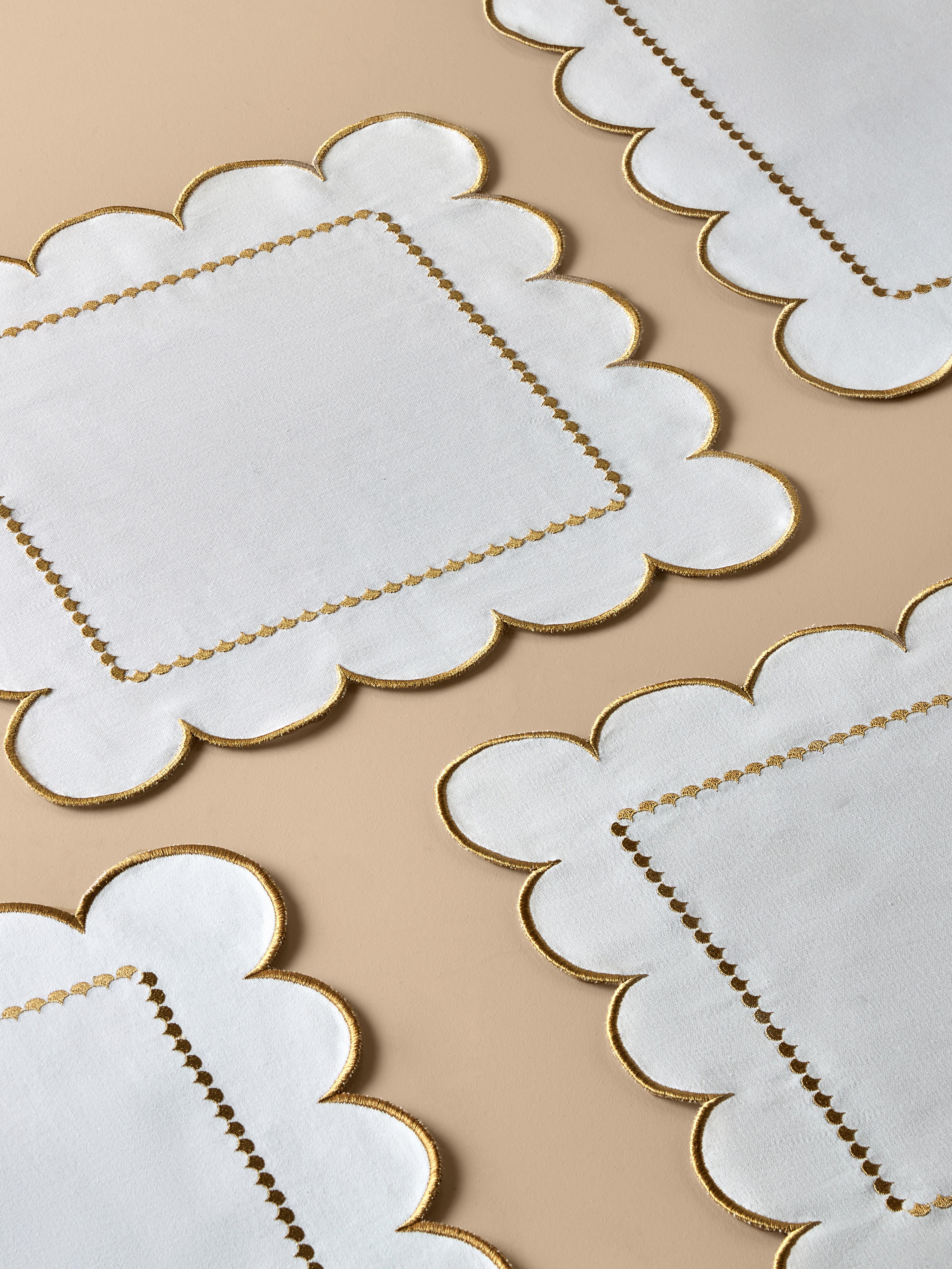 Confezione da 2 tovaglioli smerlati