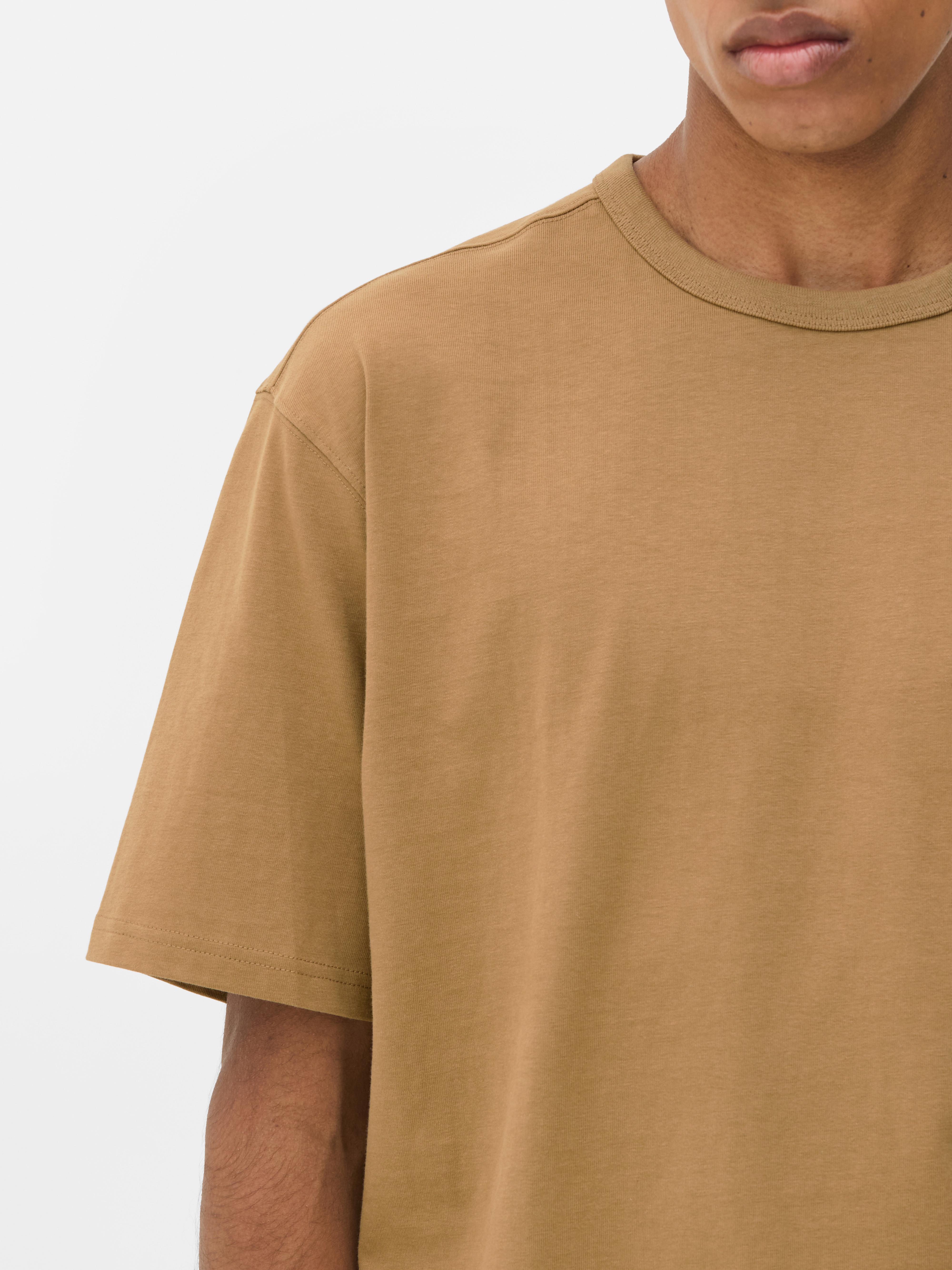 Short Sleeve Essential T-Shirt