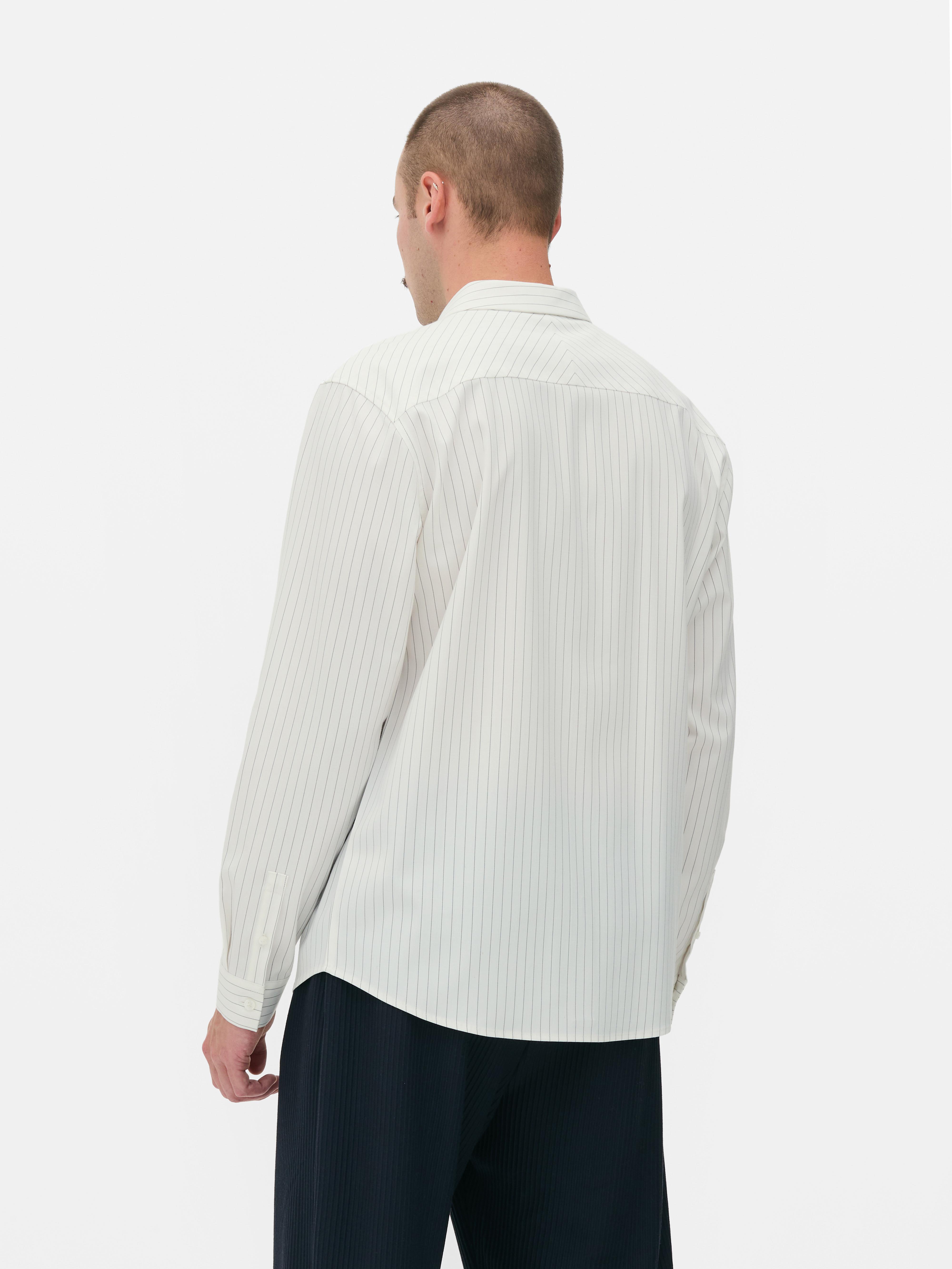 Chemise à manches longues et rayures fines